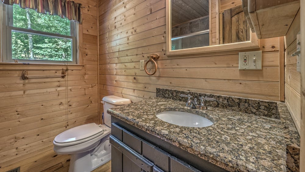 Mountain Meadow Lodge - Pet Friendly | Large Private Yard | 4 King Beds Mountain Meadow Lodge - Pet Friendly | Large Private Yard | 4 King Beds