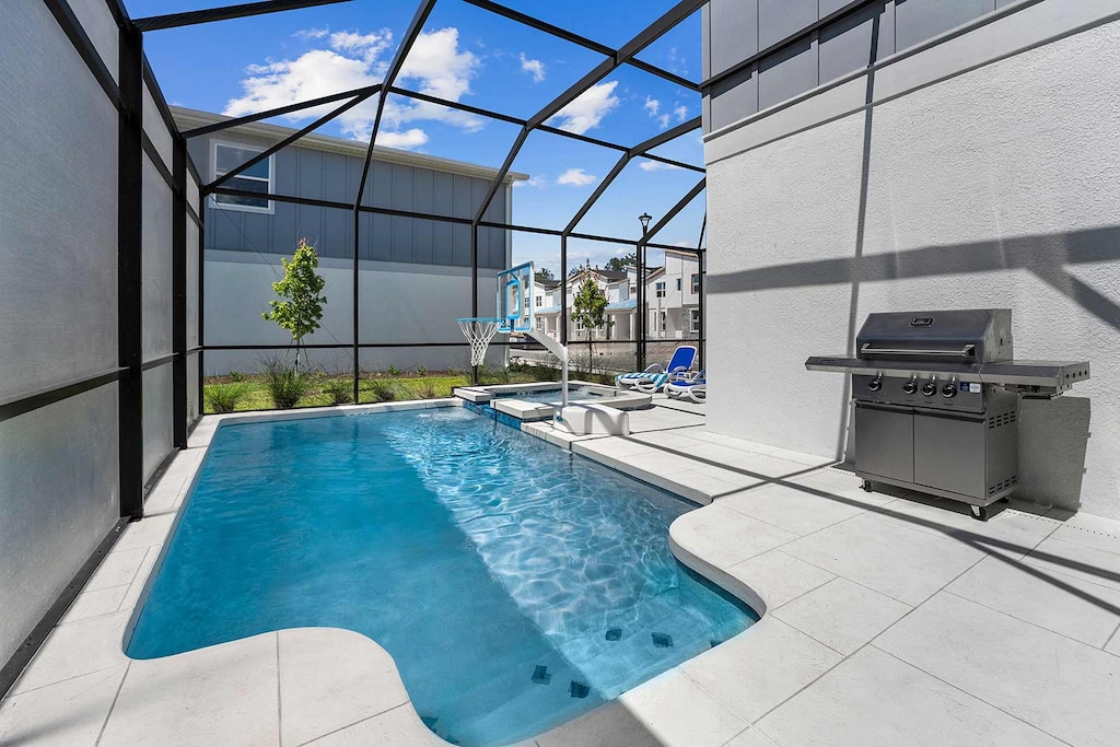 Private Pool & Patio