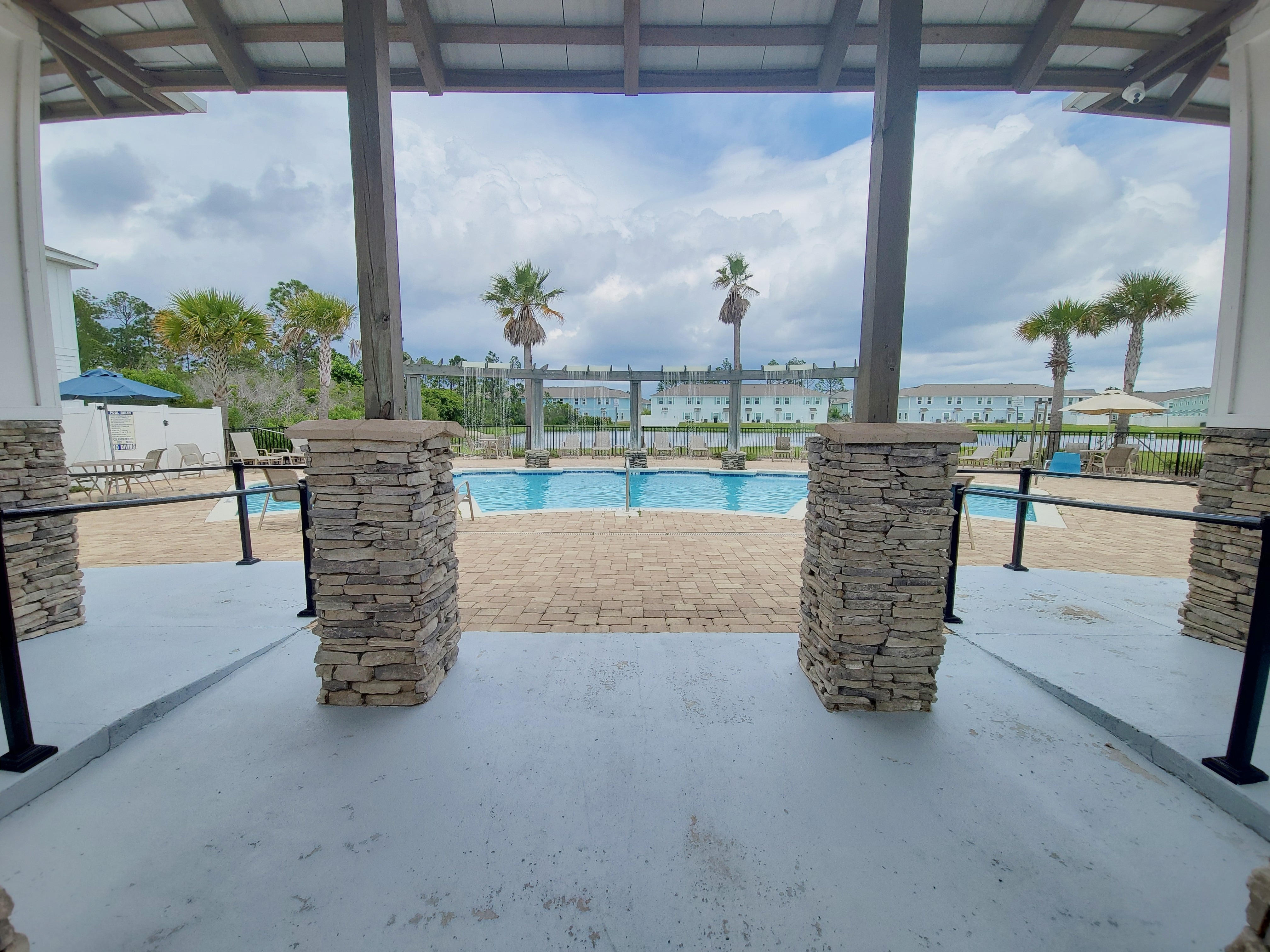 7664 Shadow Lake - Hathaway Hideout