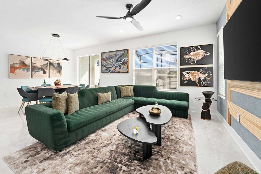 Living Room *Highlight*