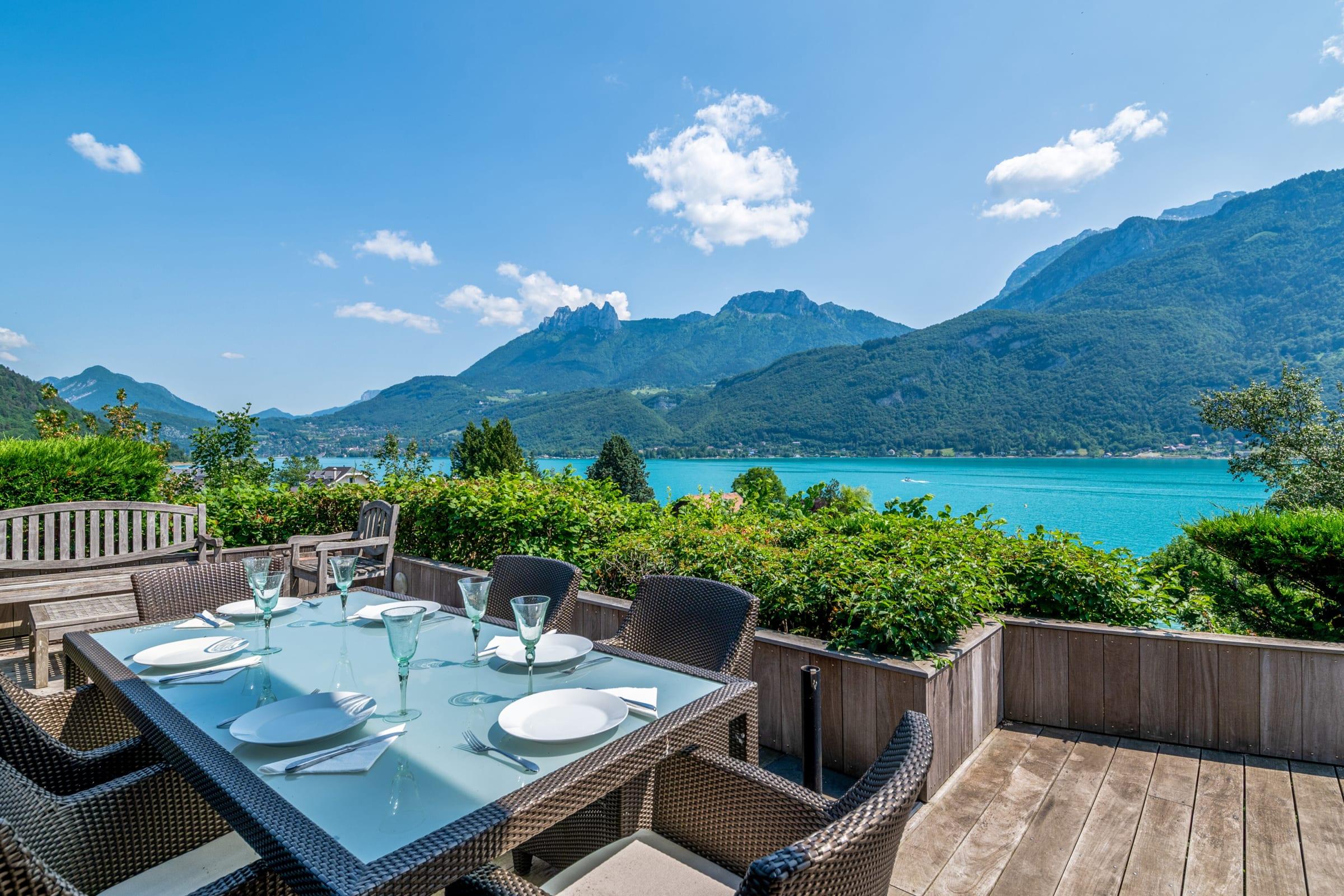 Property Image 1 - Beautiful and modern chalet with view on the Annecy lake - Property Manager

