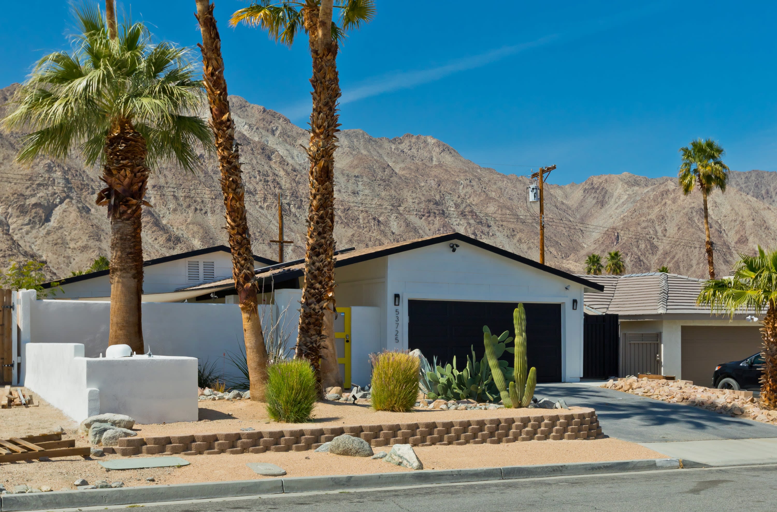 Mid Century Modern Pool Home in La Quinta Cove