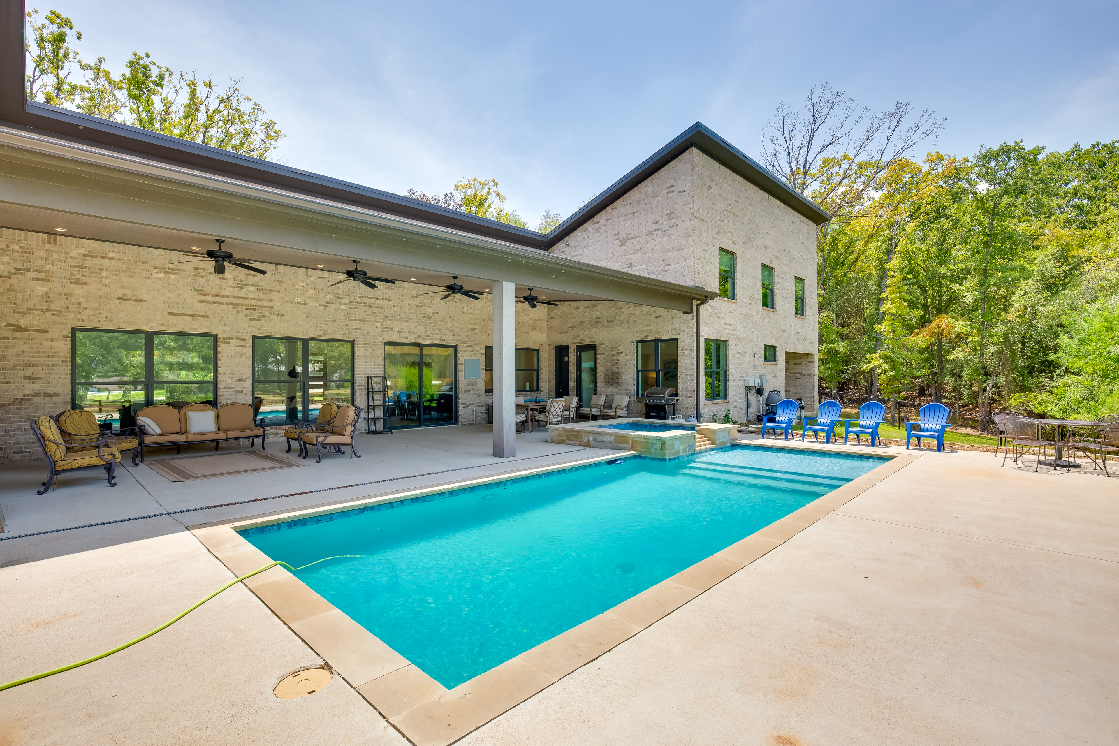Outdoor Oasis: Family Malakoff Gem on Cedar Creek!