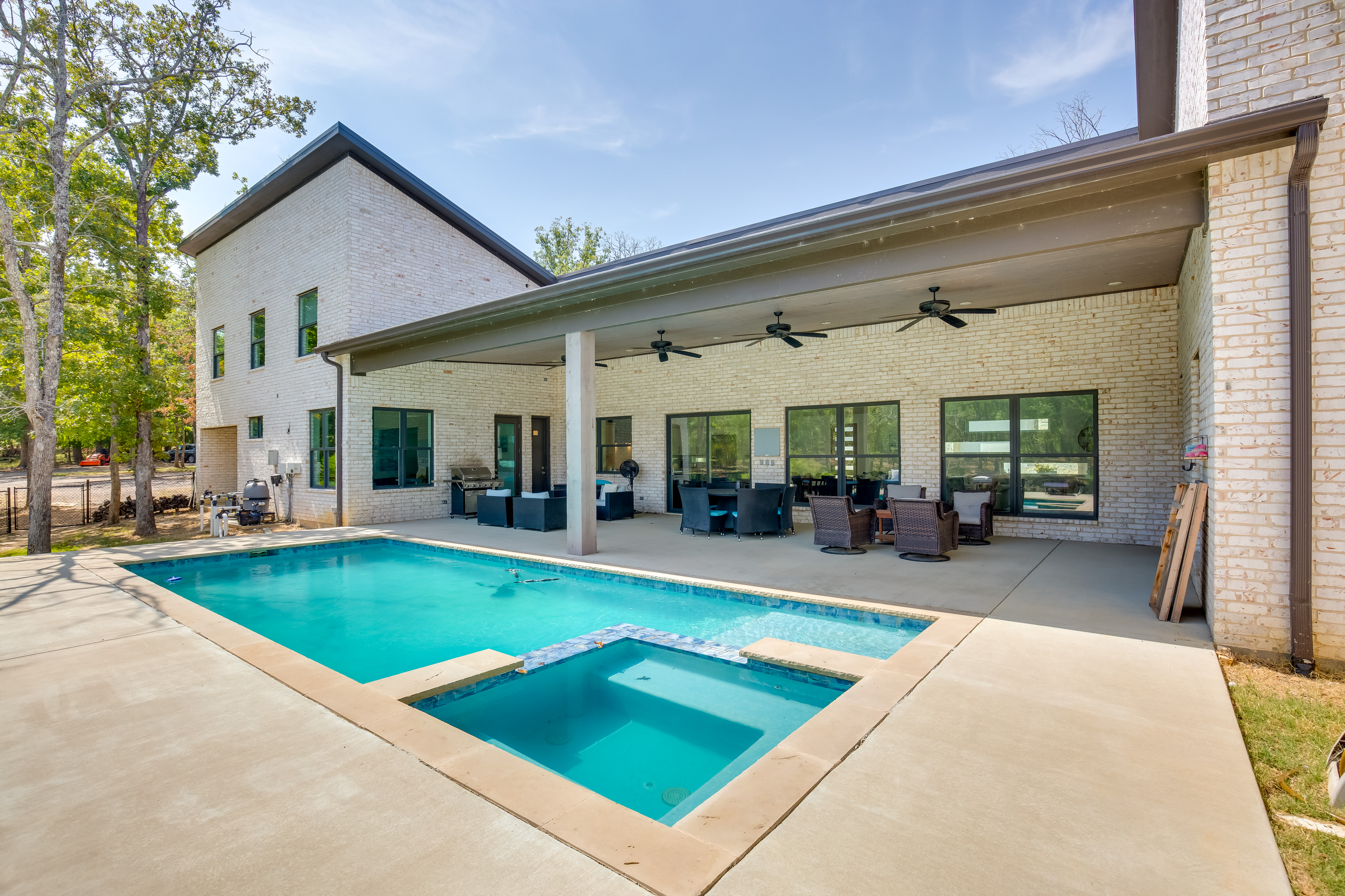 Property Image 1 - Luxe Waterfront Home in Malakoff w/ Pool + Hot Tub