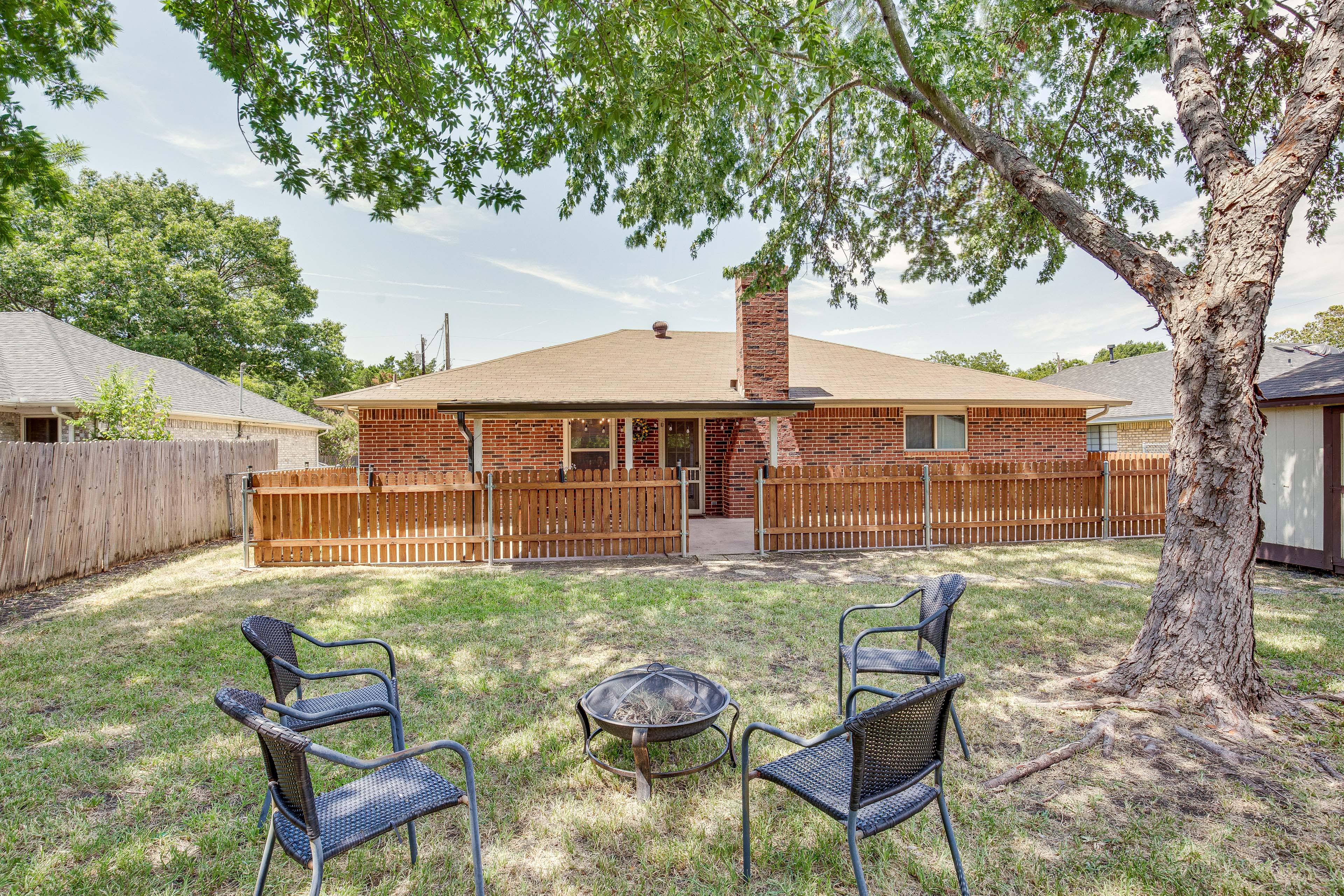 Property Image 2 - Darling Waxahachie Home with Fire Pit!