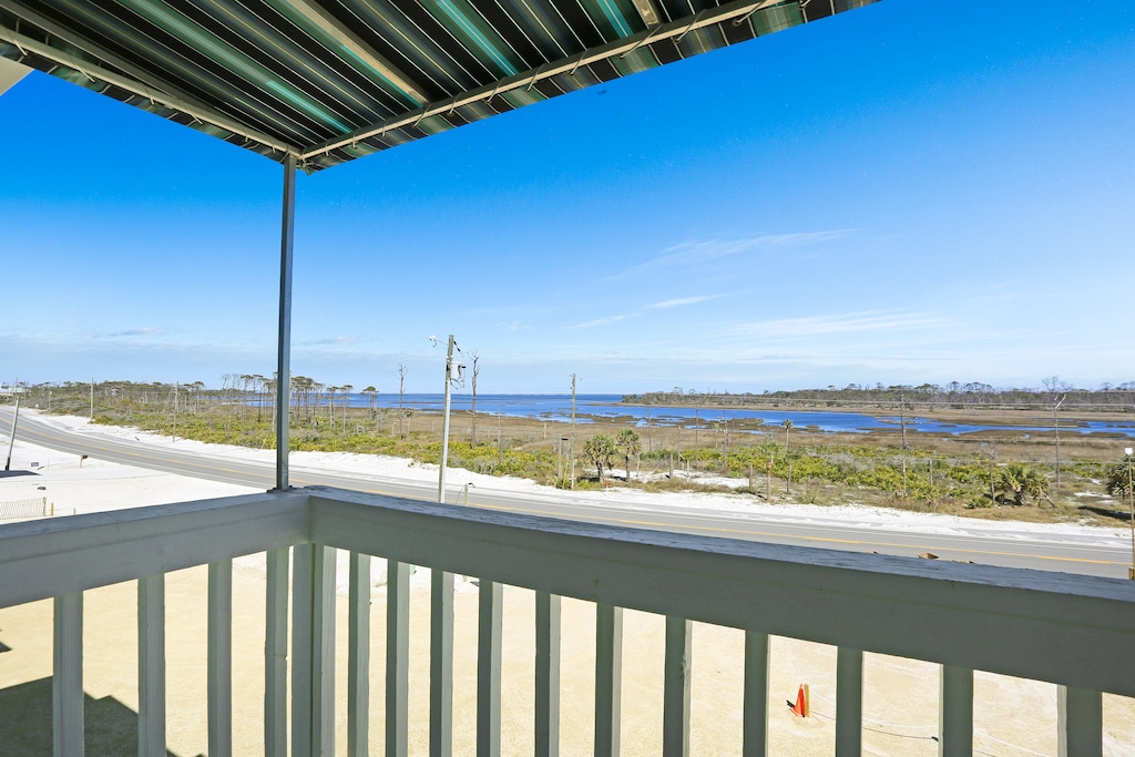 Bedroom 3 - Bay View Deck