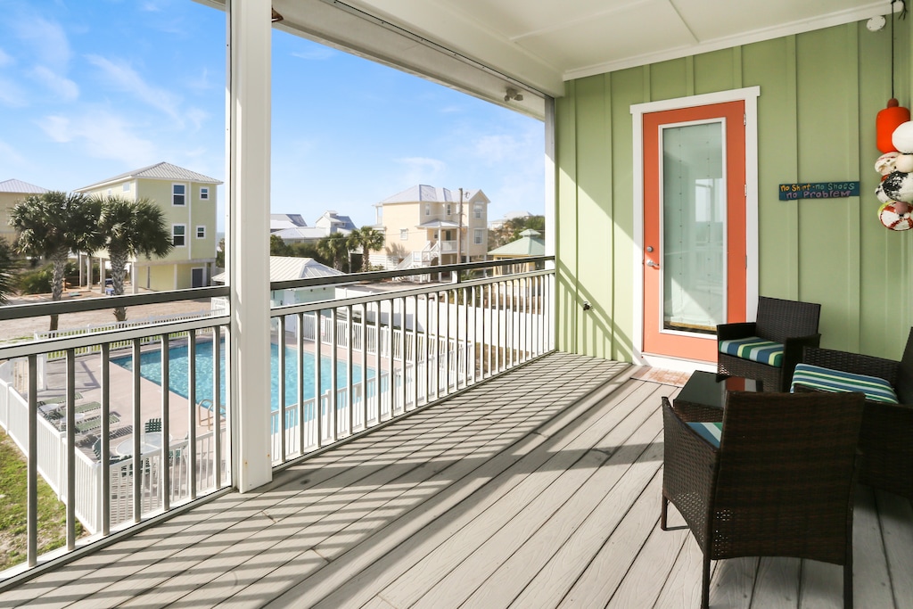 Screened Deck - Pool View