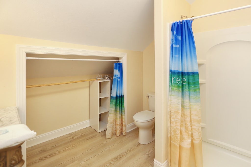 Bedroom 4 - Full Bath Shower