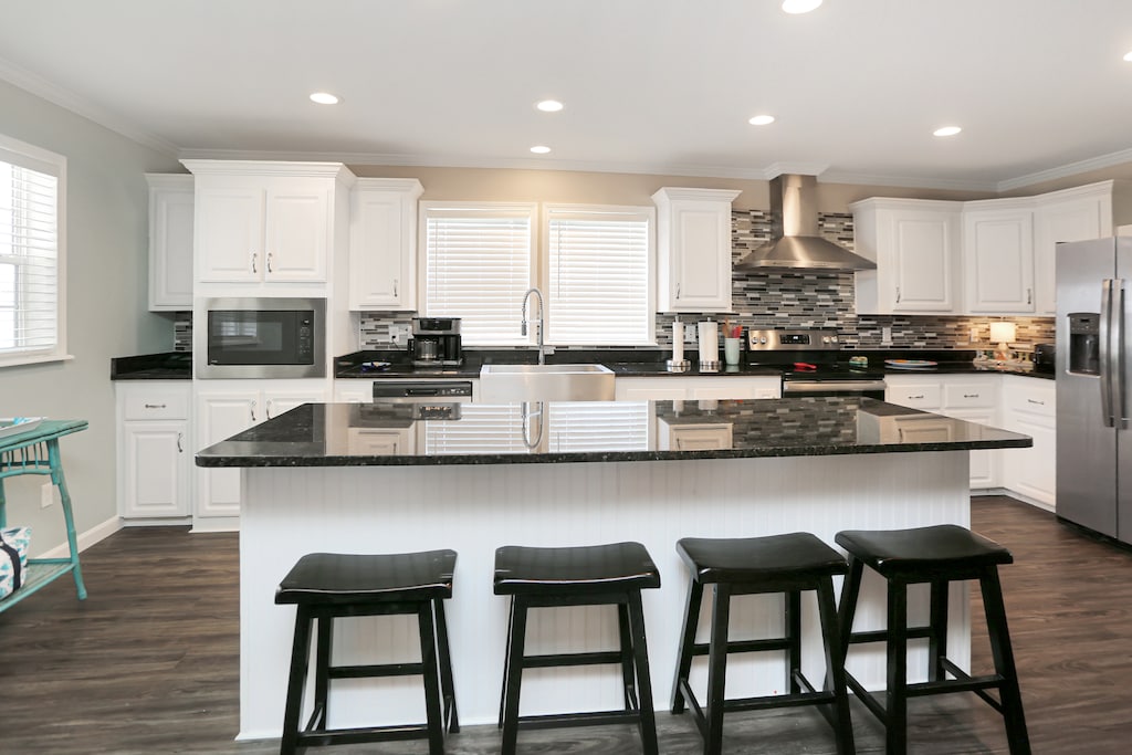 Kitchen Bar with Seating