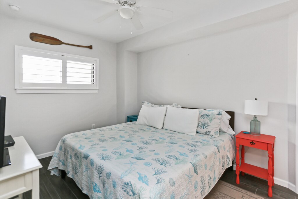 Bedroom 1 - Master Bedroom