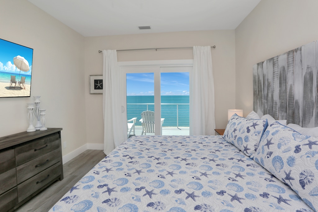 Bedroom 1 - Gulf Front Bedroom View