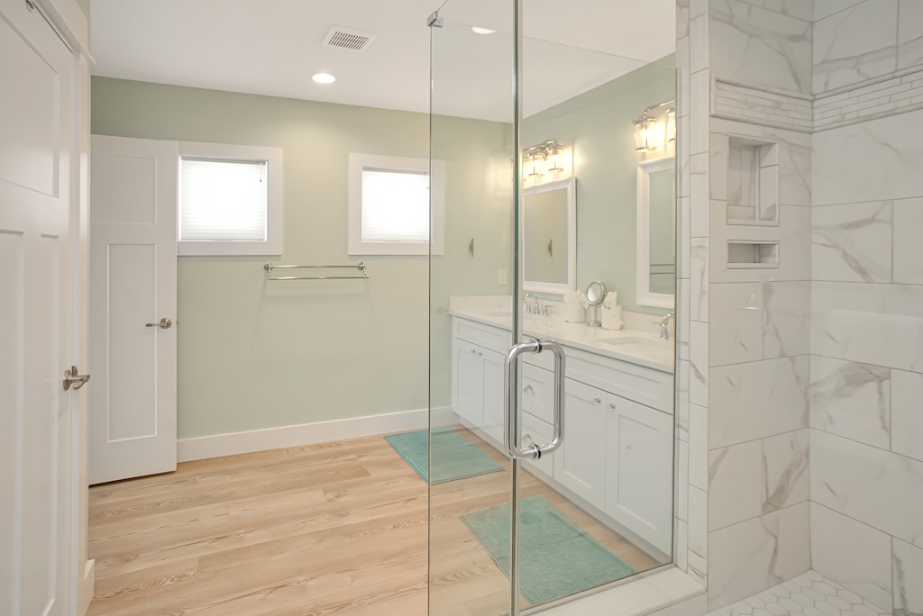 Bedroom 4 - Master Bath & Shower