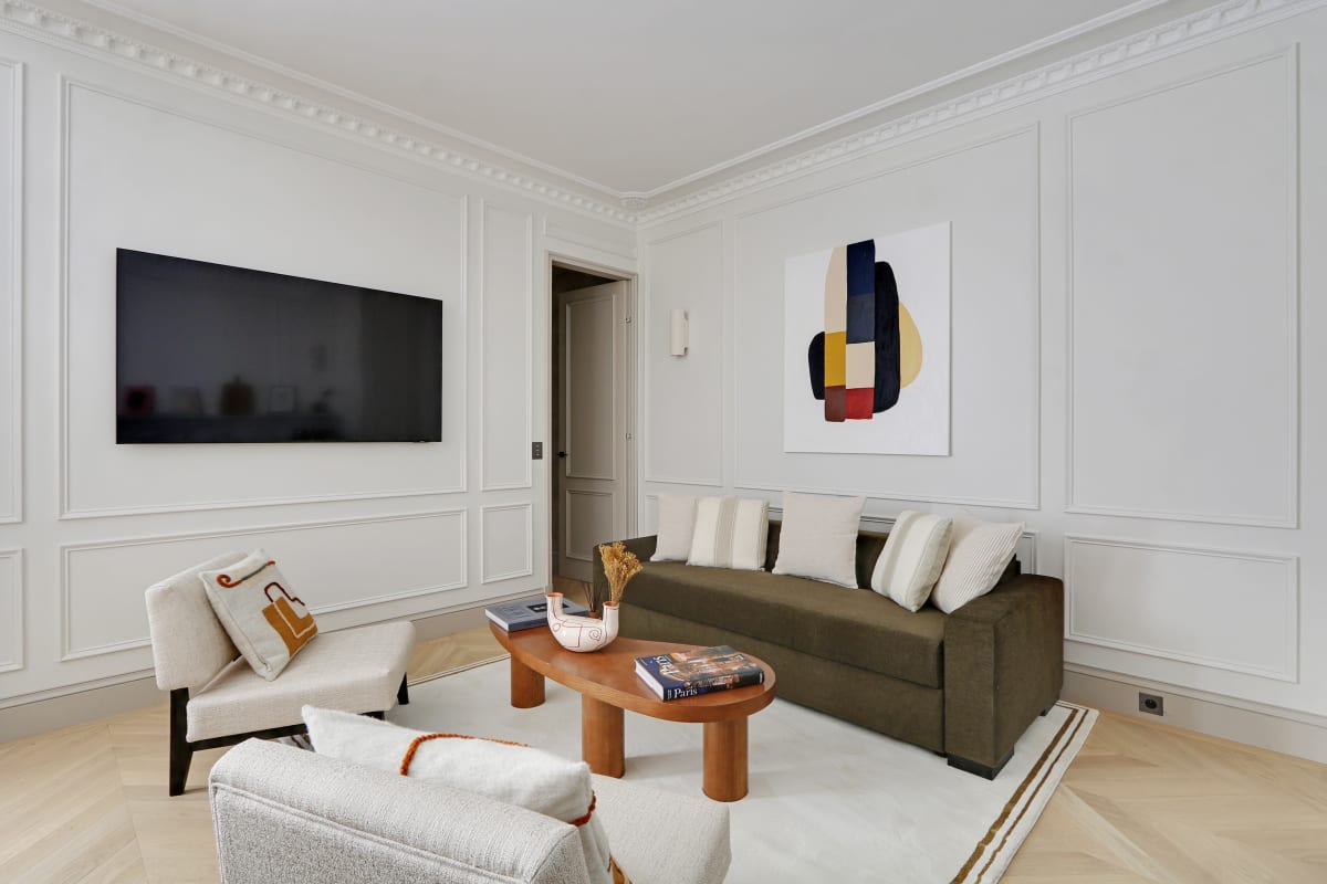 Property Image 1 - An Exquisite 2-BR/2BA with services in Rivoli - Louvre