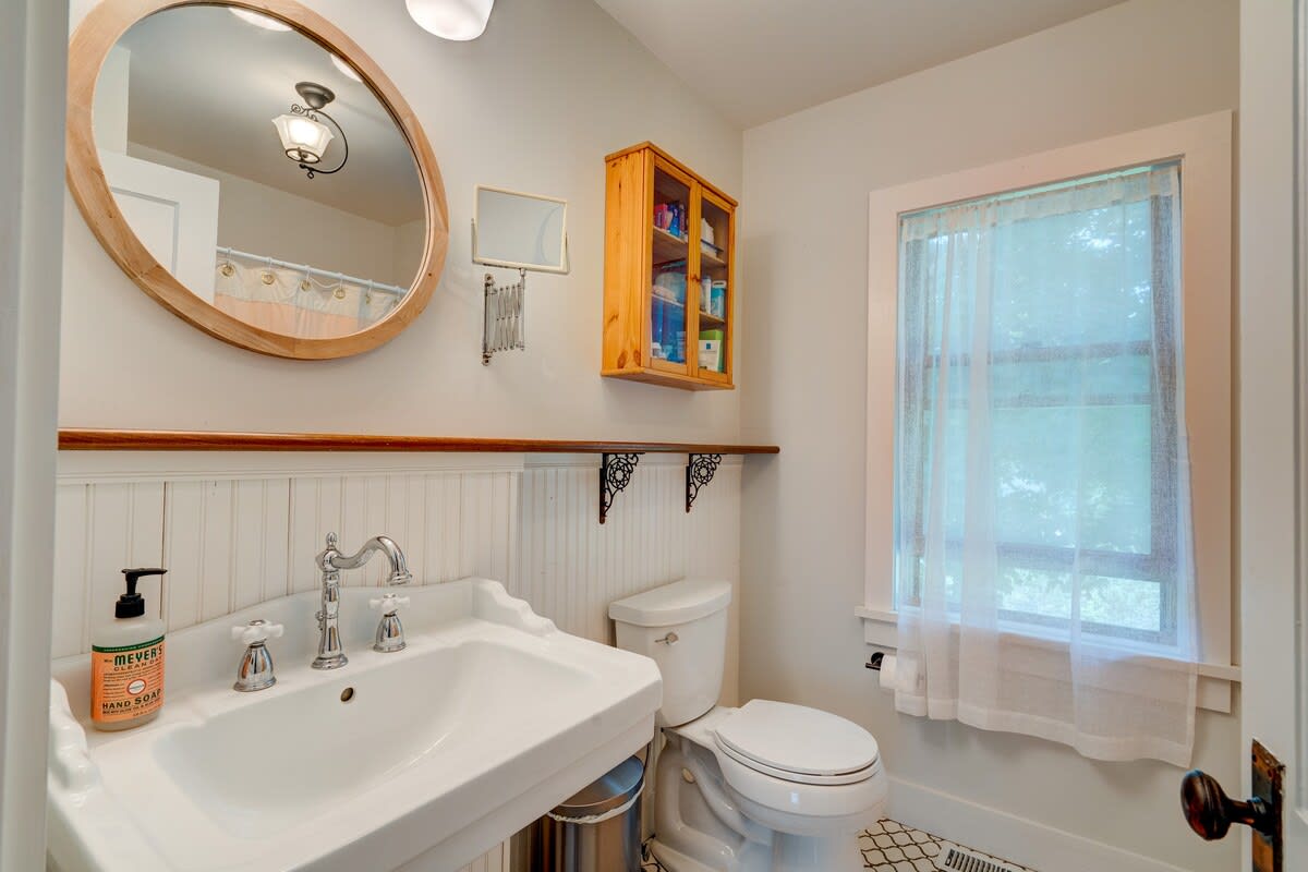 Grove House - Sunny and Stylish in Narrowsburg