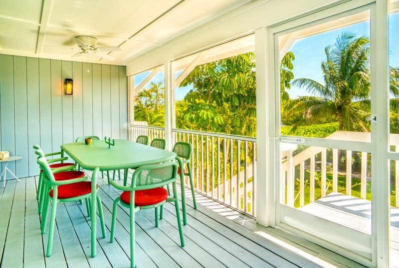 SommergluckLanaiDining1