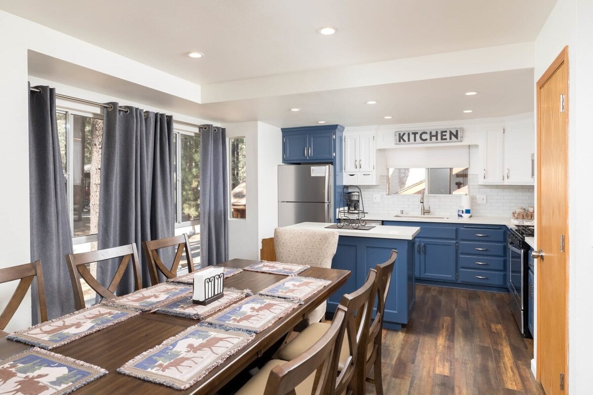 Open concept dining area for 8.