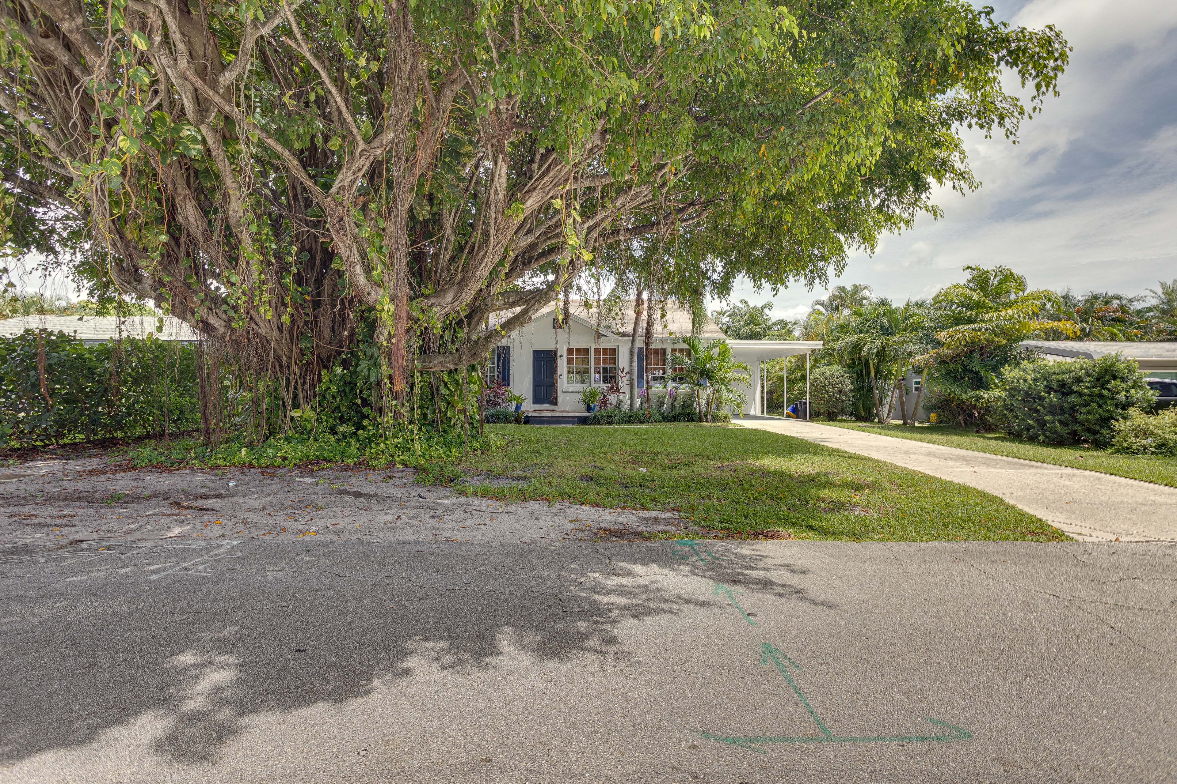 Property Image 1 - Dog-Friendly Delray Beach Rental w/ Deck & Grill!