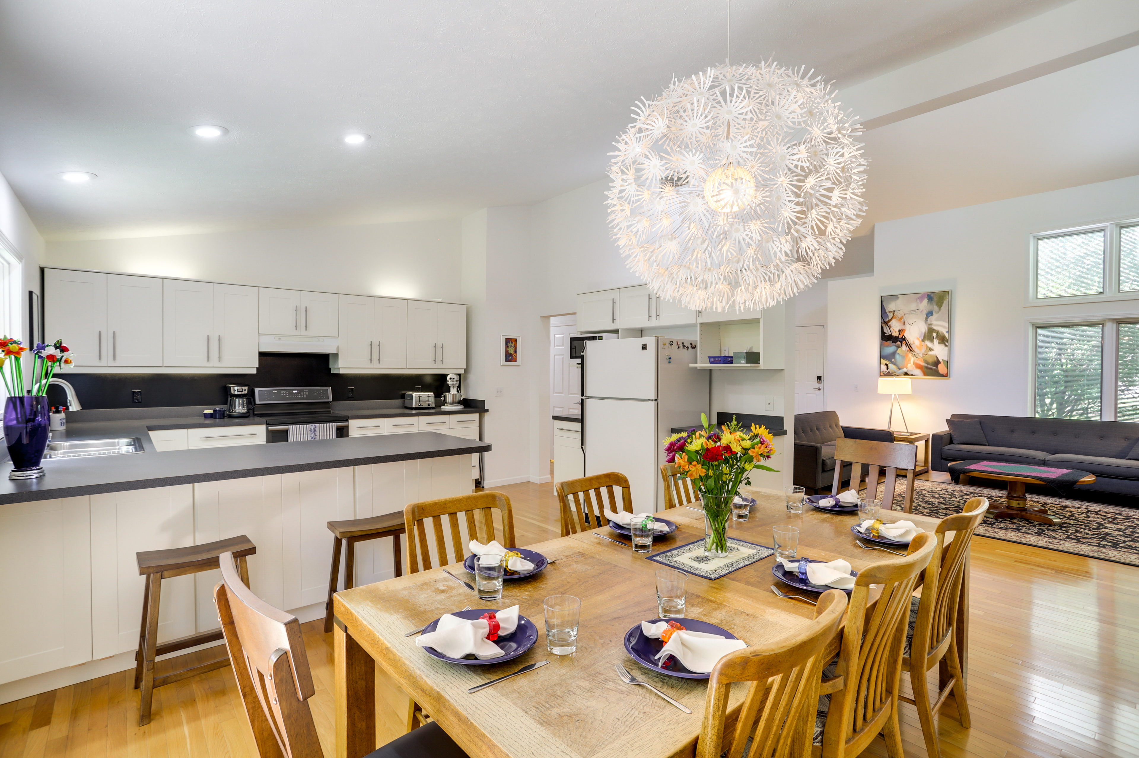 Modern & Spacious Home - 6 Mi to Dtwn South Bend