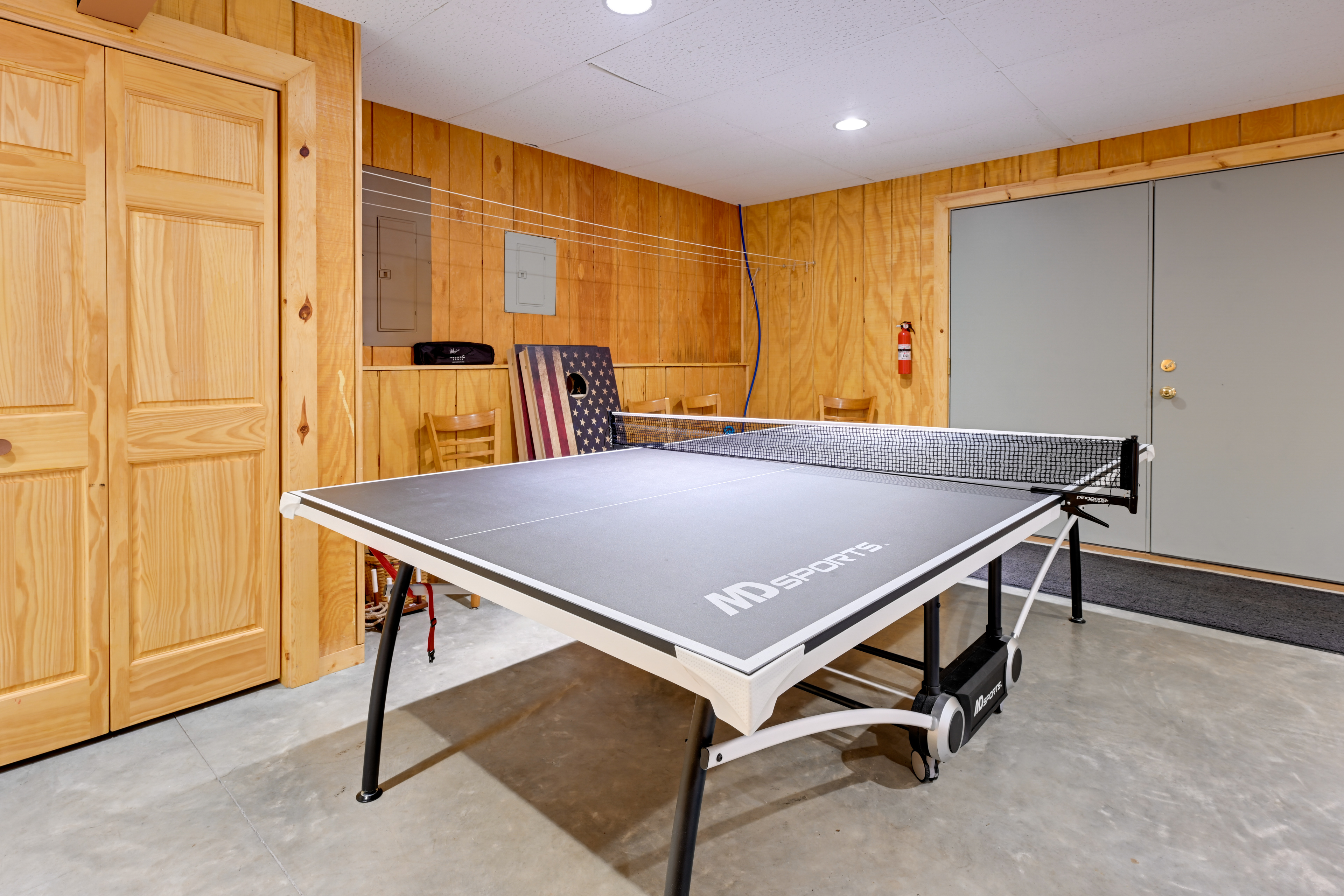 Cozy Arkdale Wood Cabin Near Petenwell Lake!