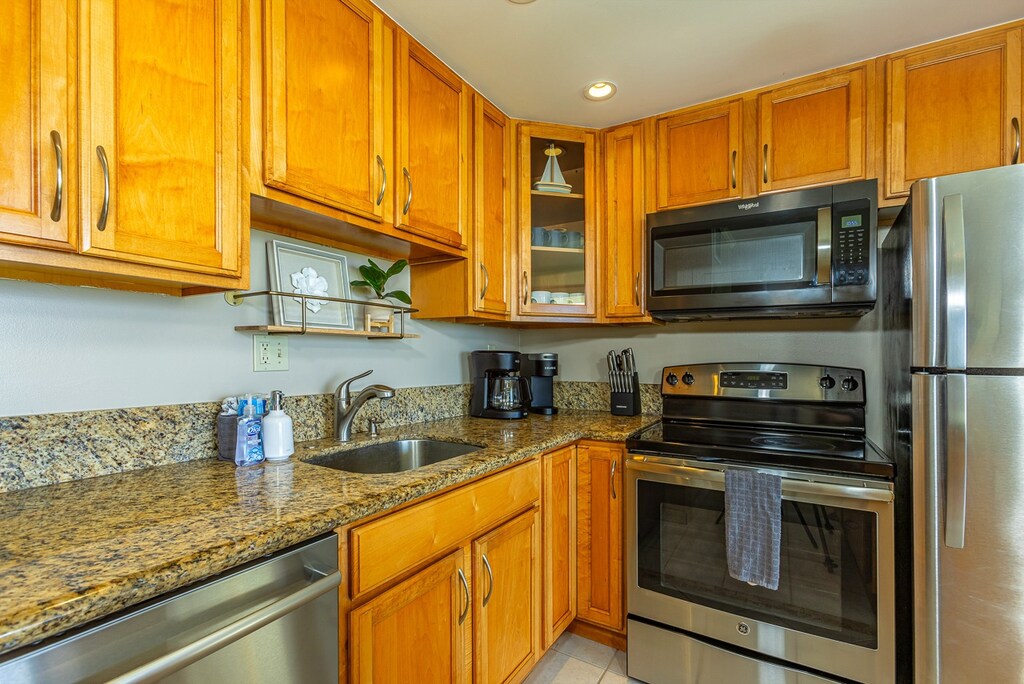 This kitchen is equipped with all your basic appliances