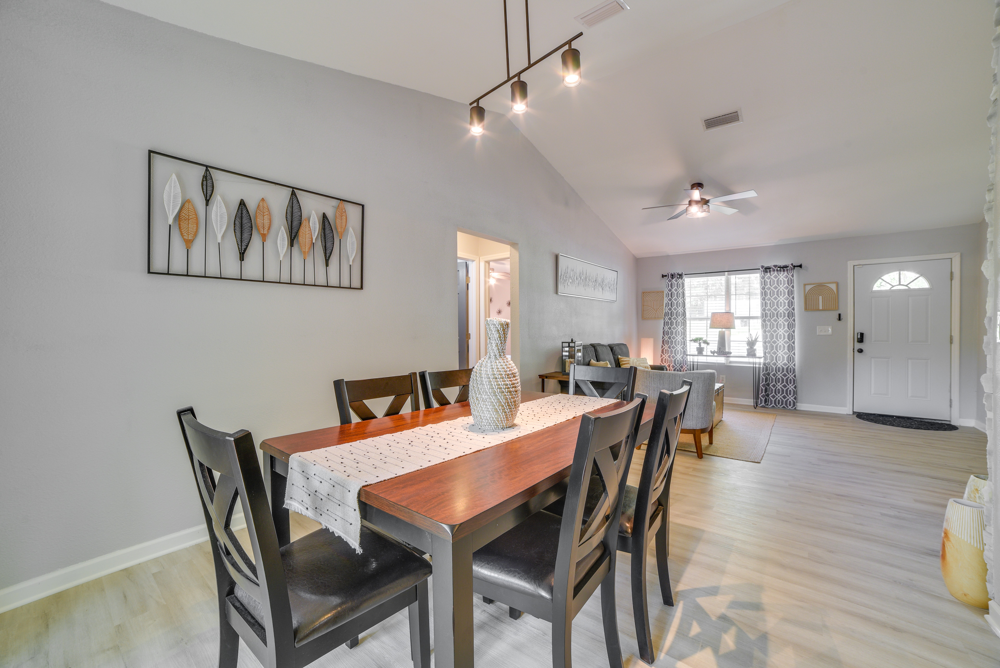 Tallahassee Home w/ Private Deck: 4 Mi to Downtown