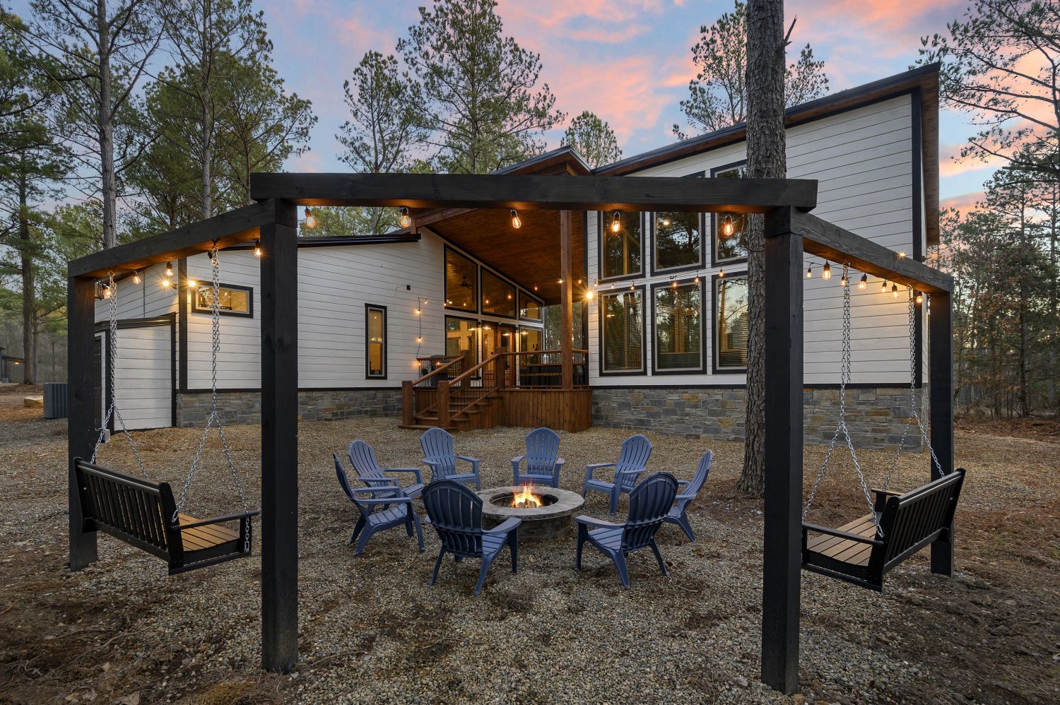 Modern Lux Broken Bow Cabin with Entertainment for All Home Rental in