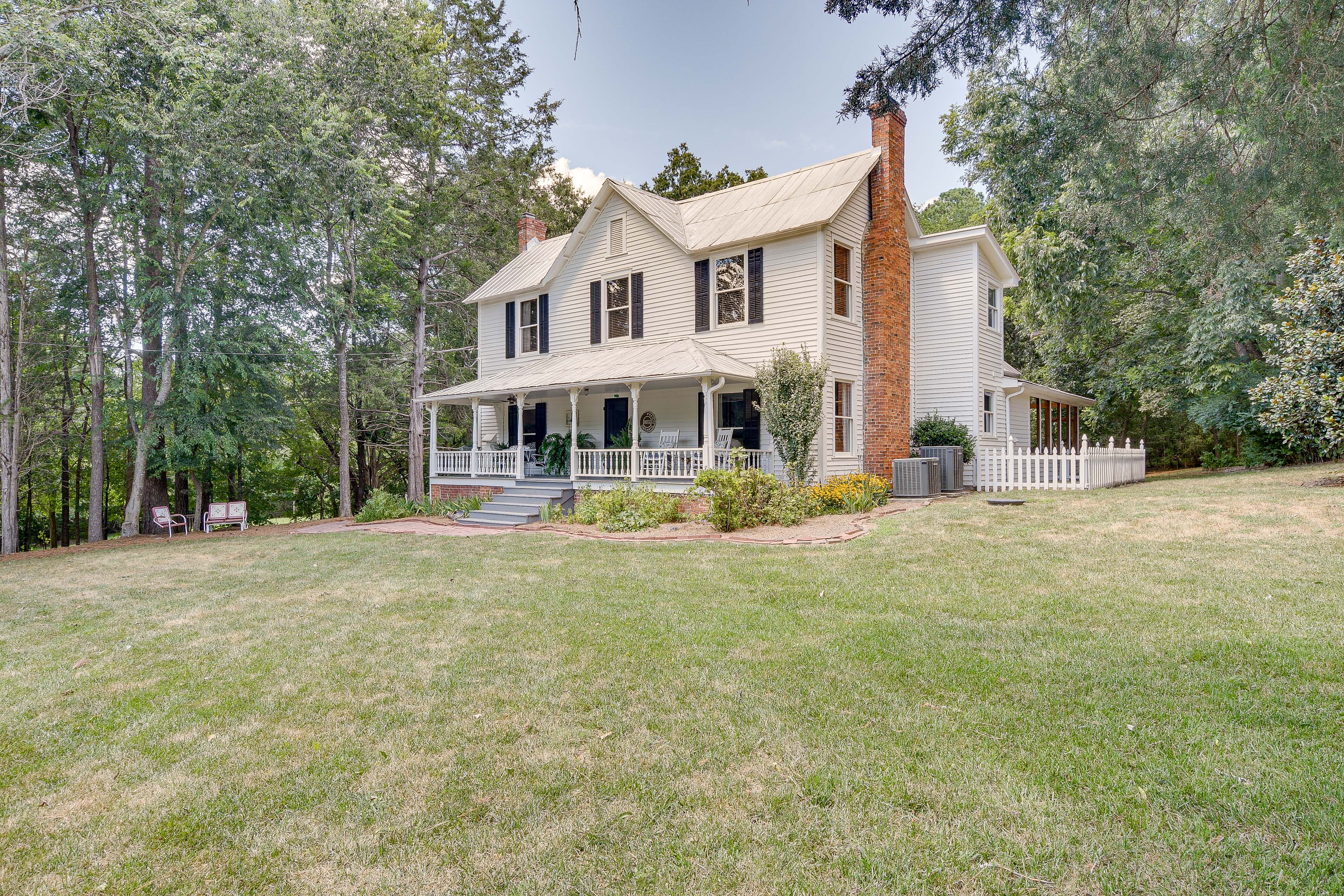 Property Image 1 - Historic & Charming Pittsboro Home w/ Fireplaces