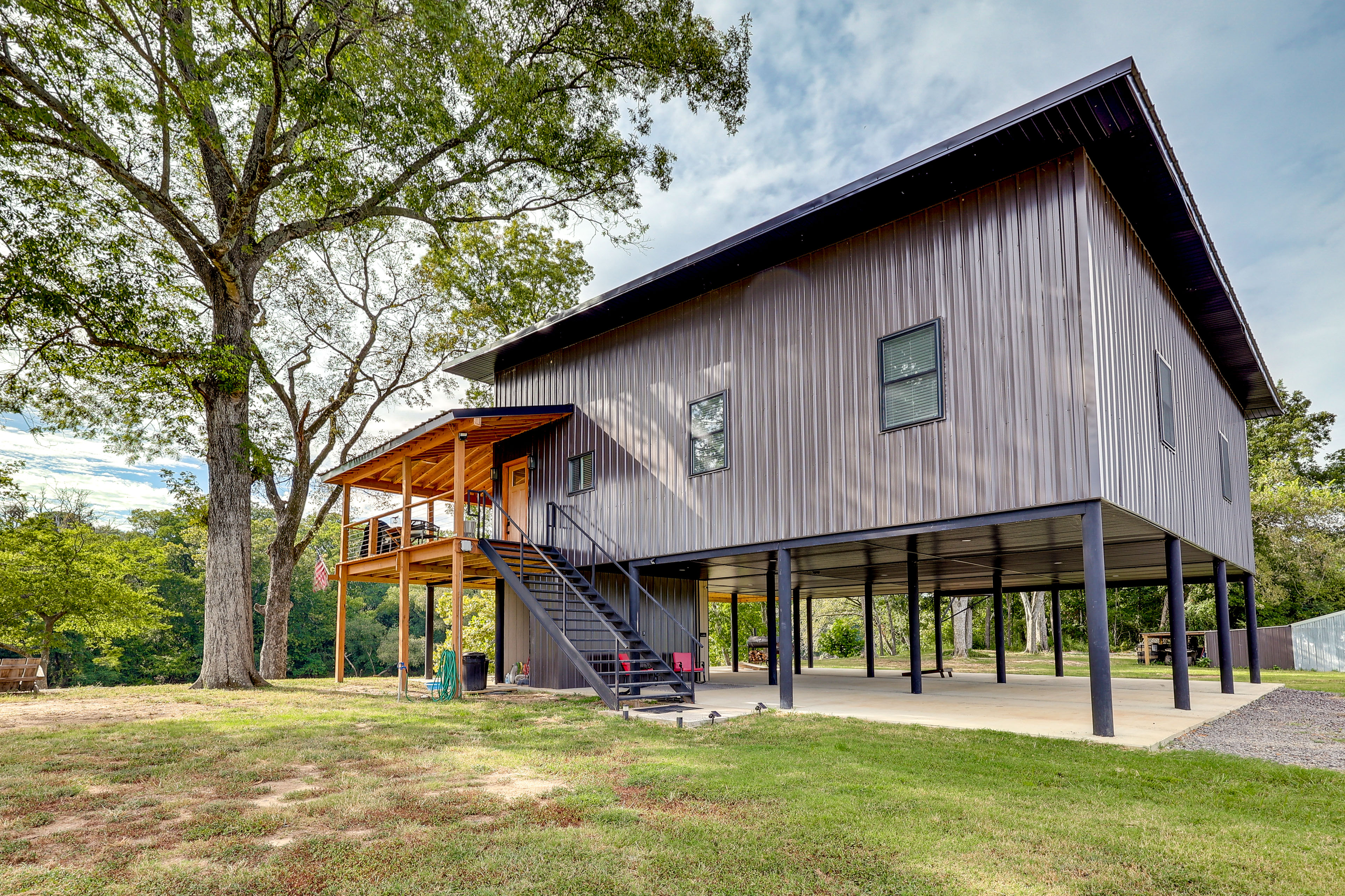 Property Image 2 - Modern, Riverfront Family House w/ Balcony & Grill