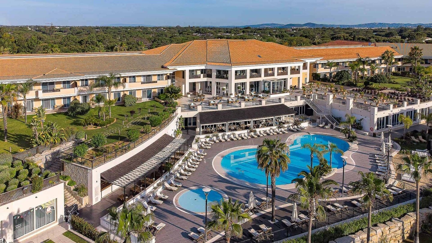 Property Image 1 - Quinta do Lago 2BR Apartments with Hotel Amenities