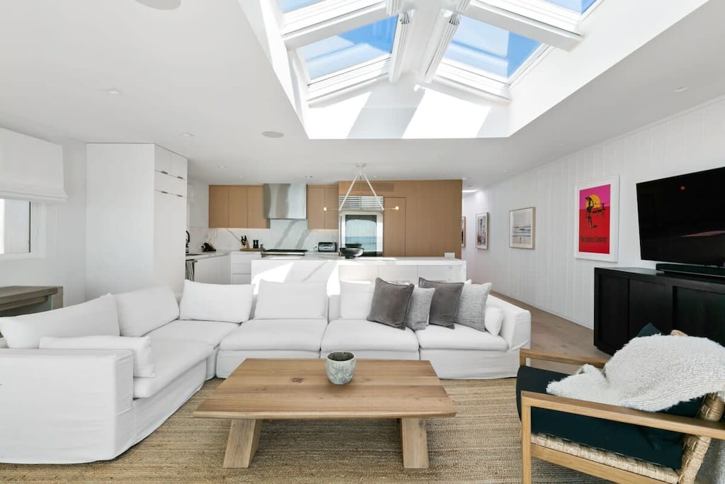 Comfortable sitting area with Ocean views