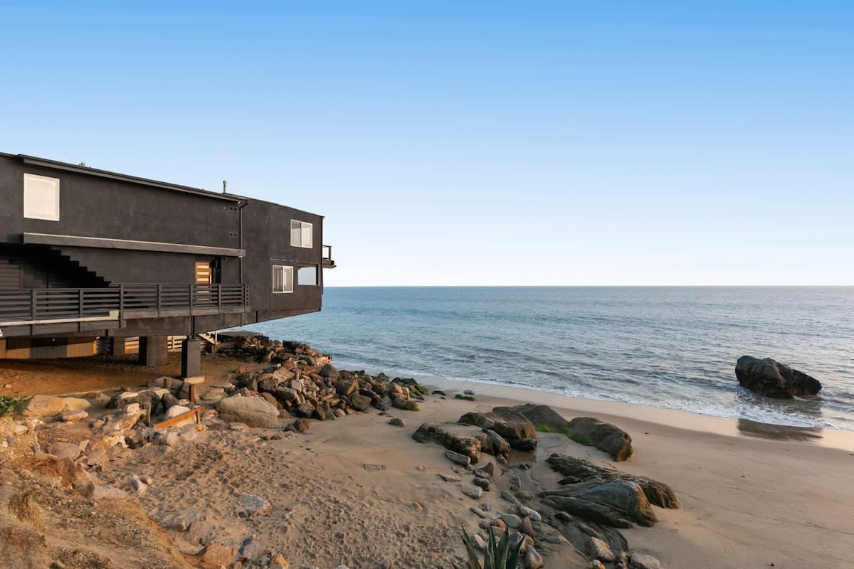 A nice little nook with soft sand.