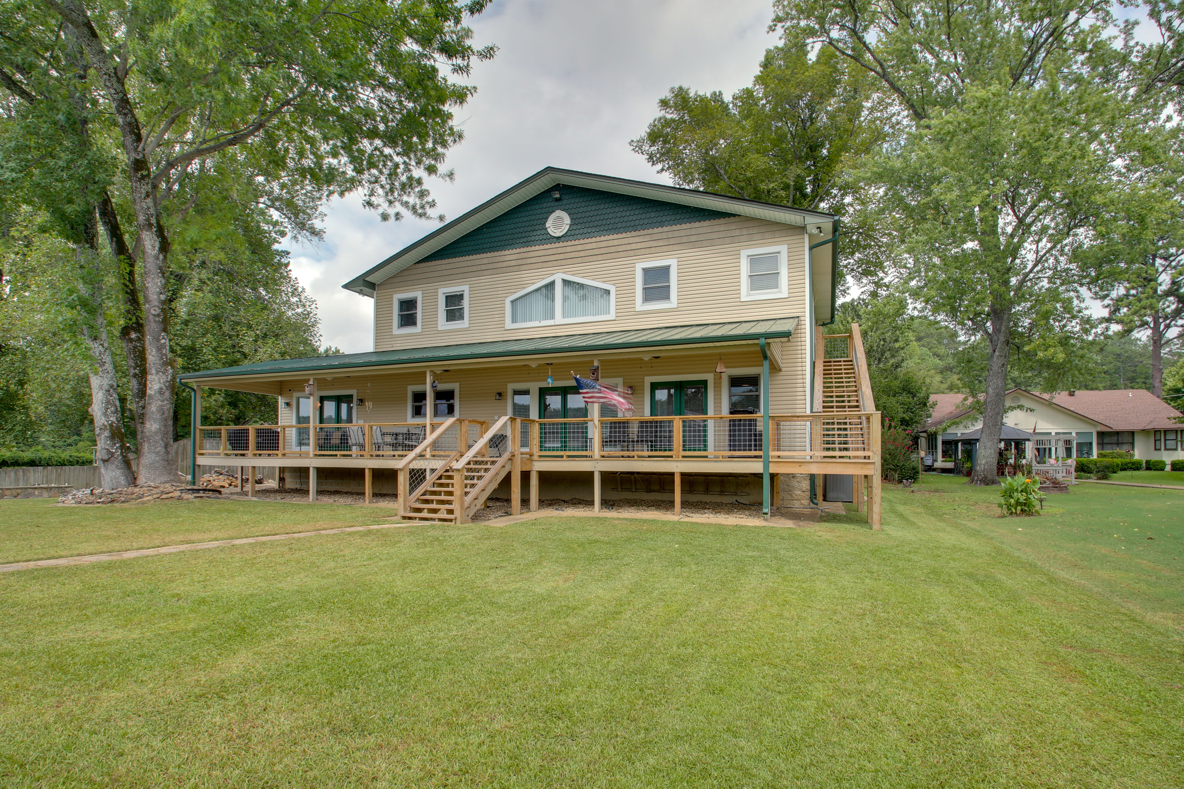 Property Image 2 - Waterfront Hot Springs Home: 19 Mi to Nat’l Park!