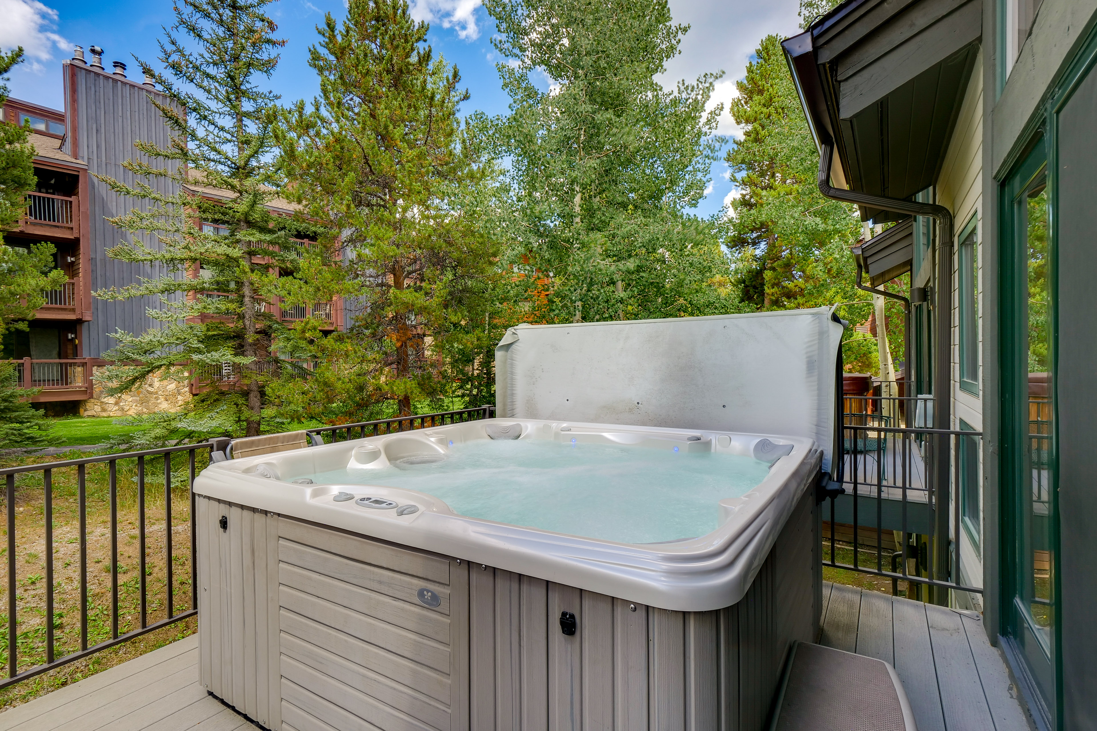 Property Image 2 - Breck Hideaway: Private Hot Tub, Fireplace & Deck