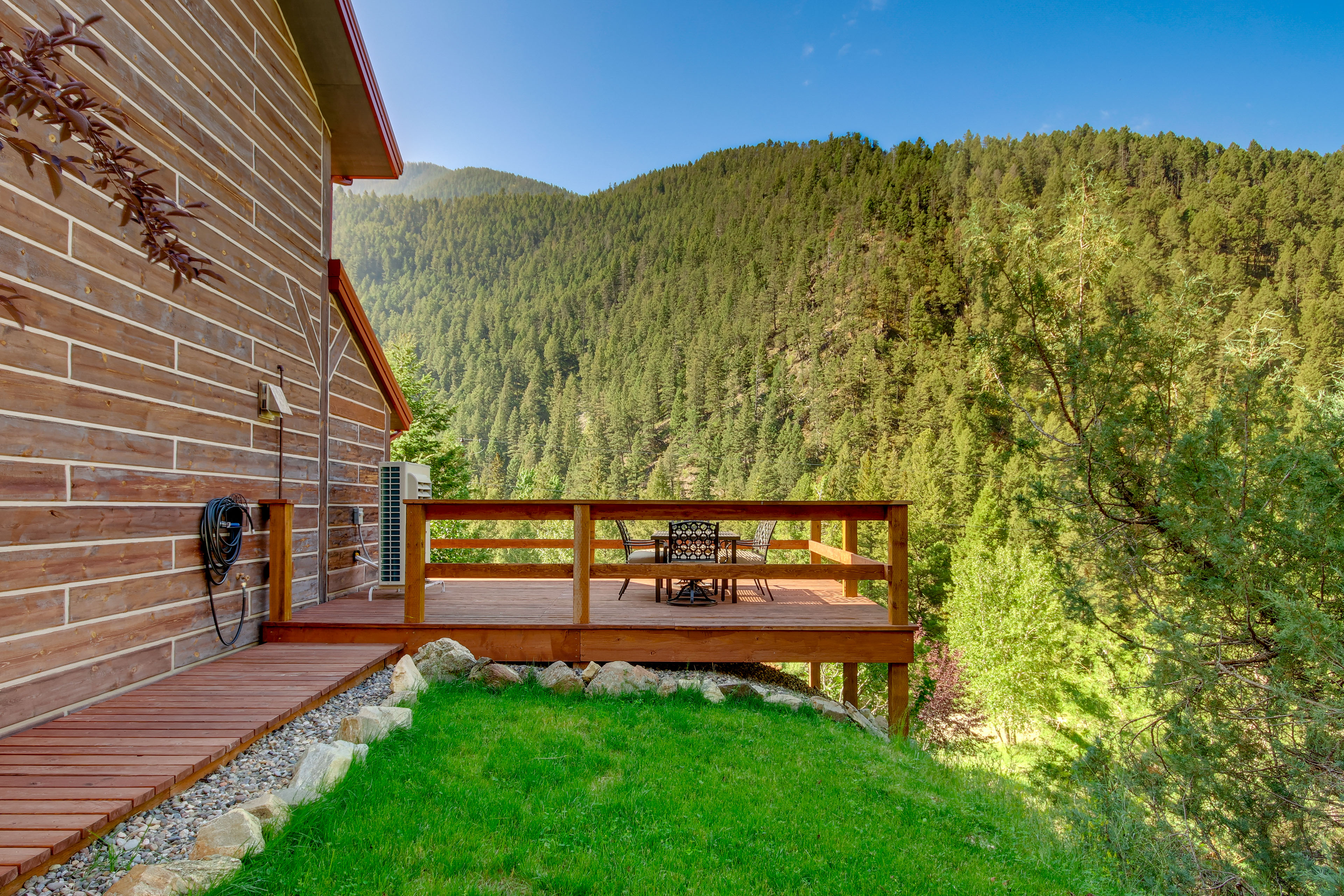 Secluded Livingston Retreat w/ Deck + Fire Pit!