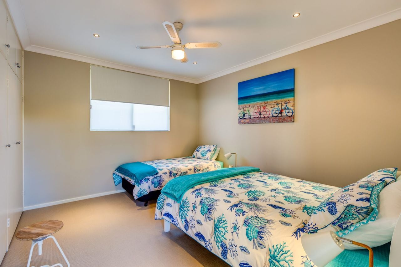 Harlequin Beach House, Vincentia Harlequin Beach House, Vincentia