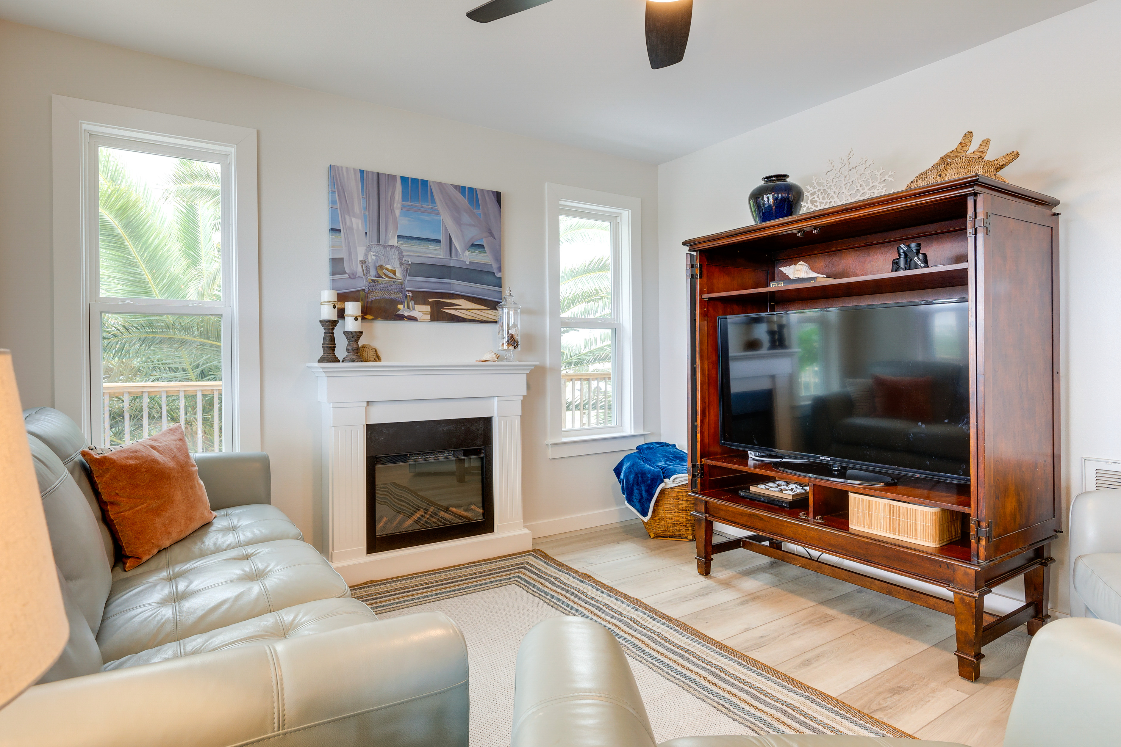 Dauphin Island Vacation Rental: Close to Beaches!