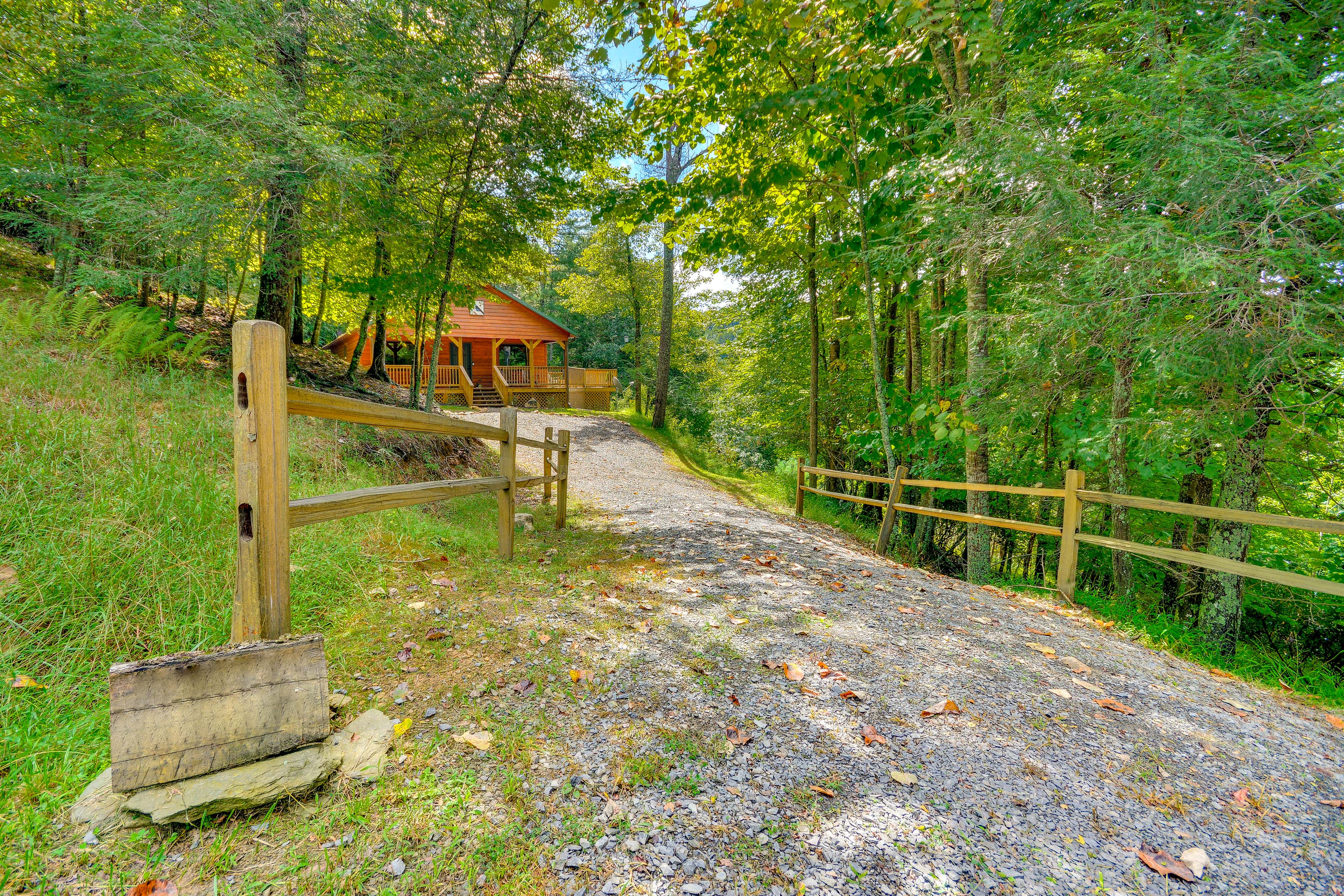 Property Image 1 - Pet-Friendly Woodlawn Cabin w/ Mtn View & Fire Pit