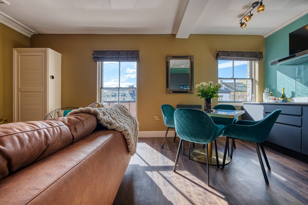 Gray's Getaway Dining Area