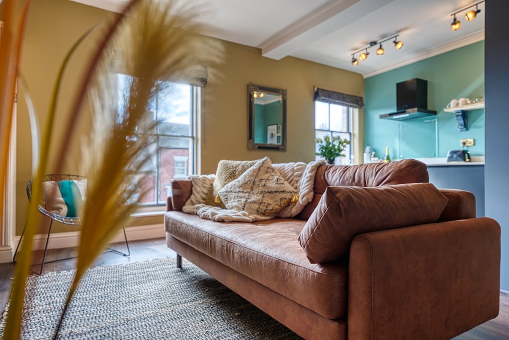 Gray's Getaway Lounge