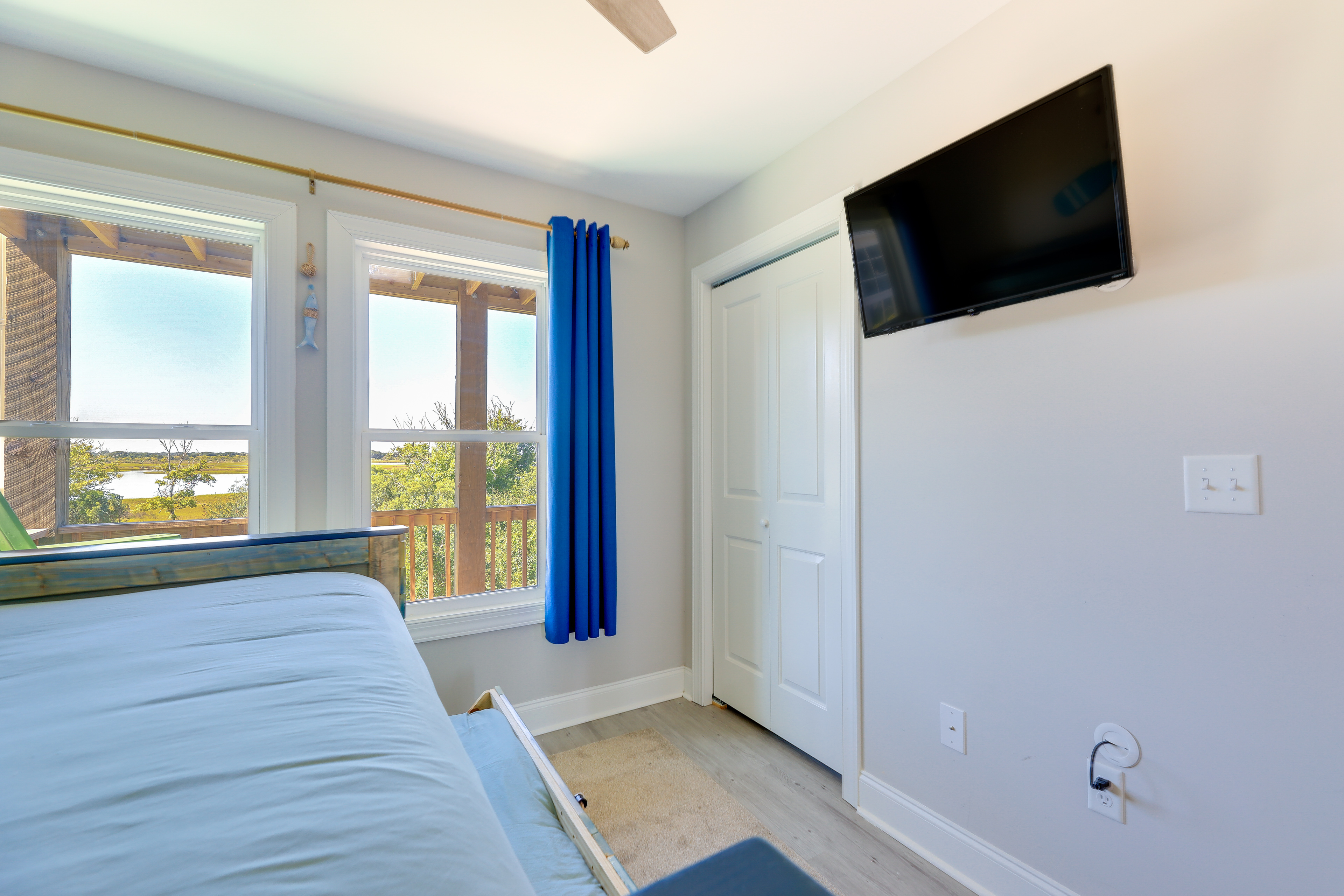 North Topsail Getaway w/ Panoramic Sound Views!