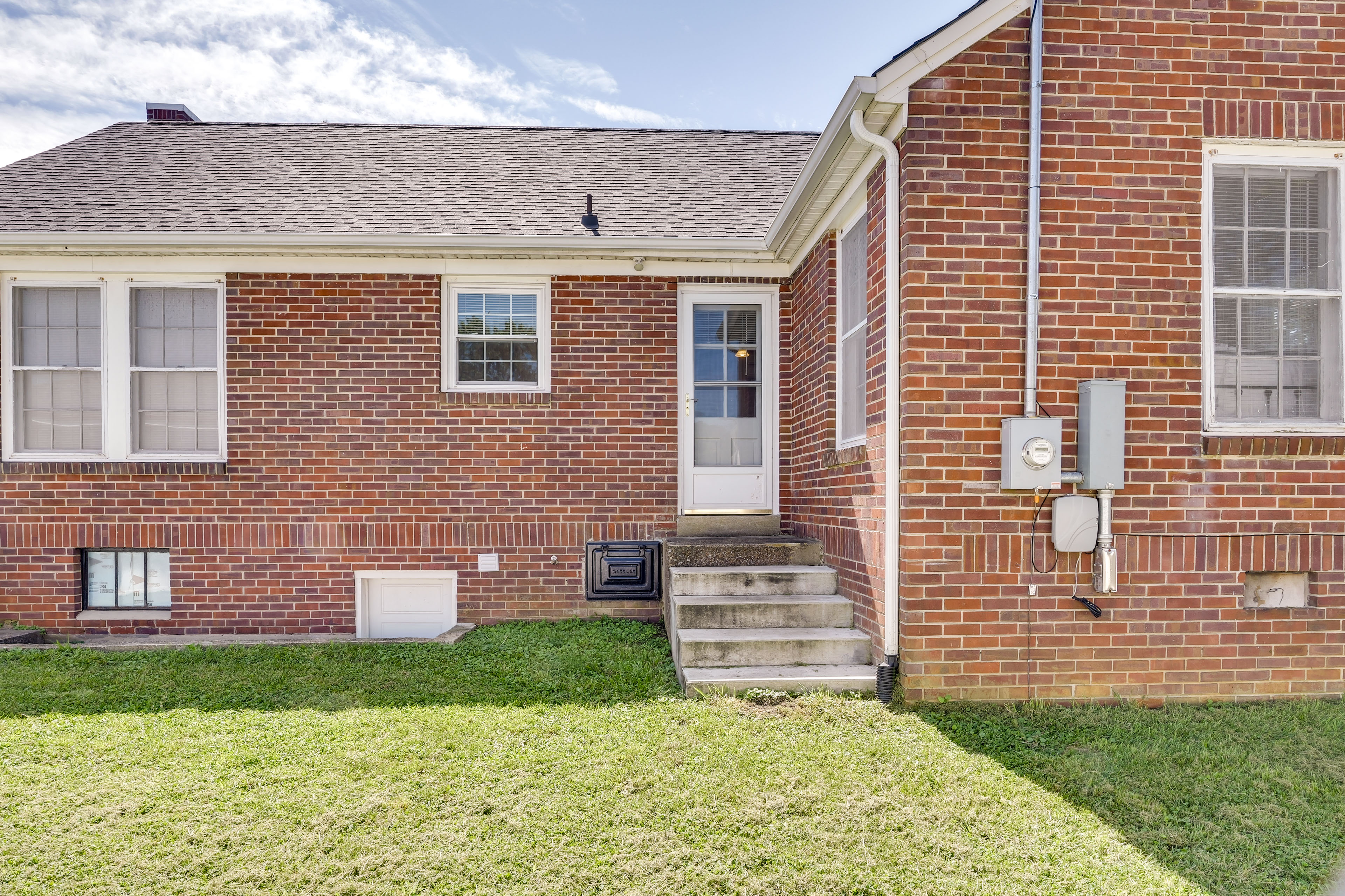 Charming Tullahoma Stay w/ Great Walkable Location