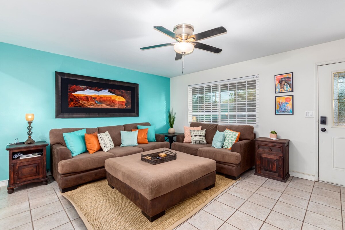 Cozy and colorful living room