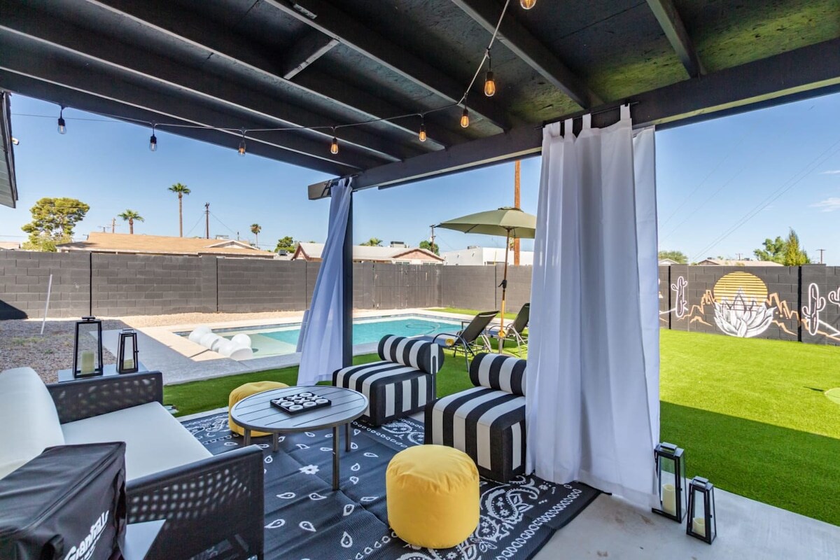 Cozy covered patio with plenty of seating