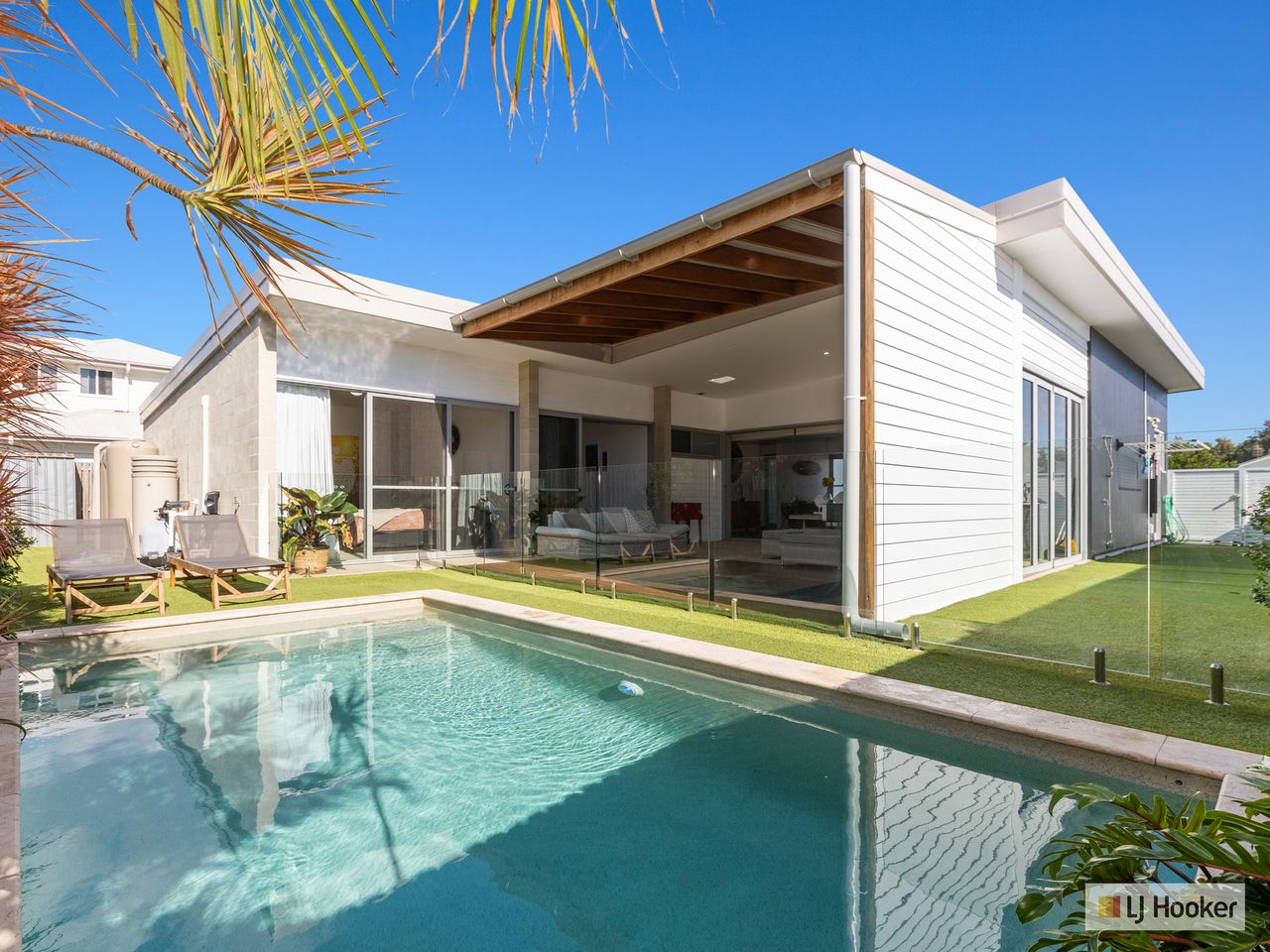 Beachside Haven Home Rental in KINGSCLIFF