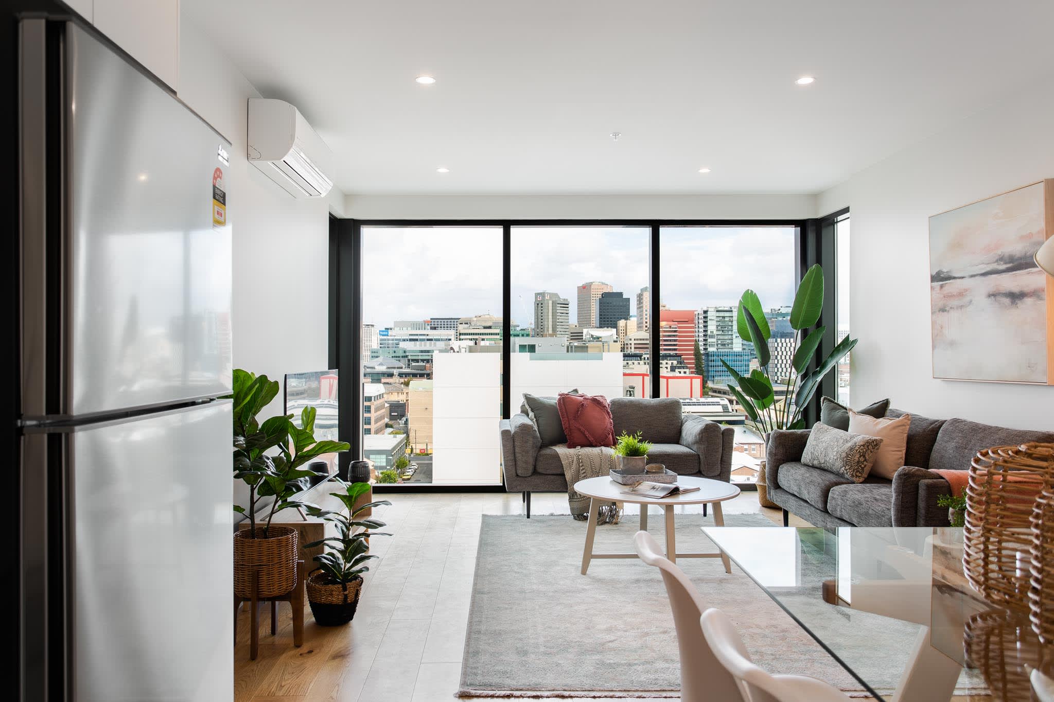 The East End - Two Bedroom Apartment With Parking