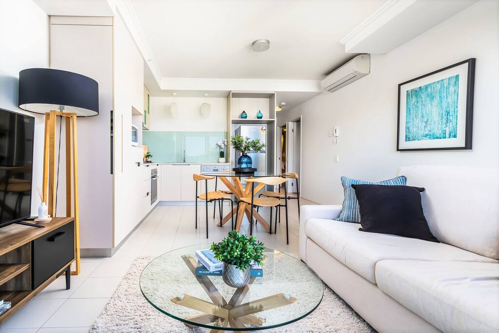 Executive Brisbane unit with resort style living and parking
