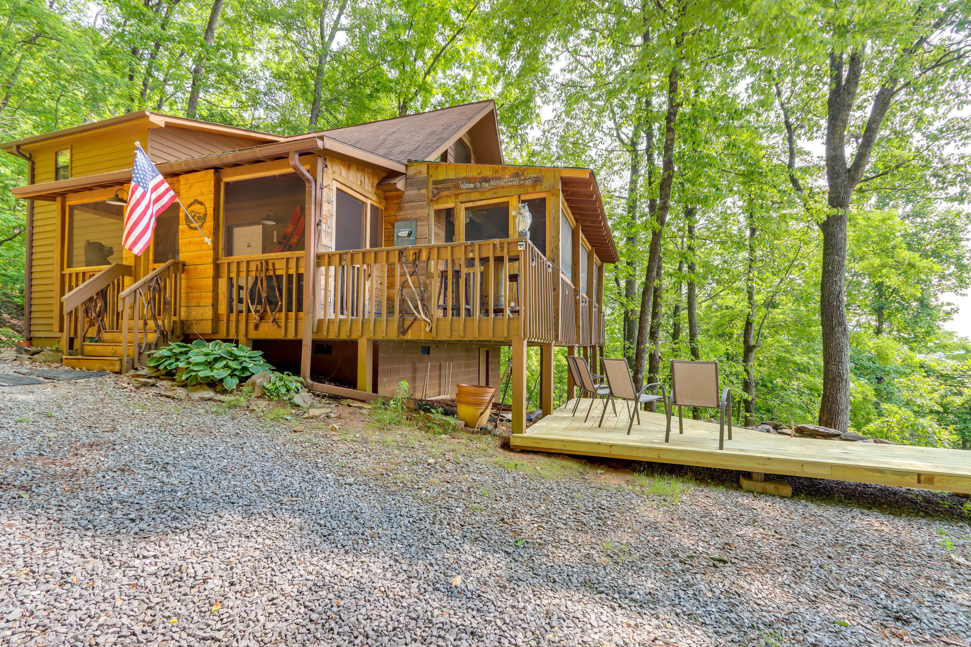 Property Image 2 - Cozy Murphy Cabin w/ Decks & Mountain Views!