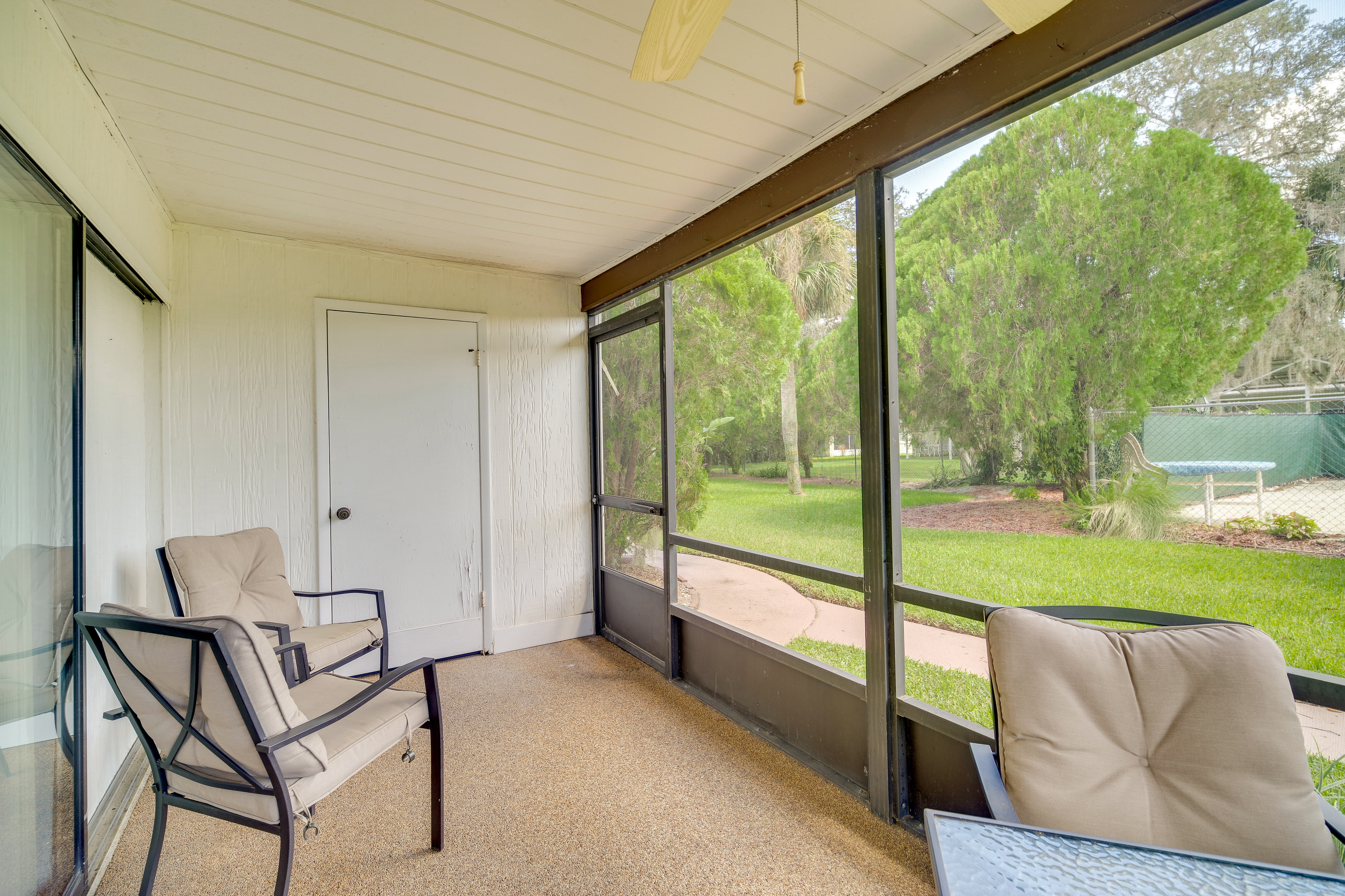 Welcoming Sebring Villa with Screened Porch!