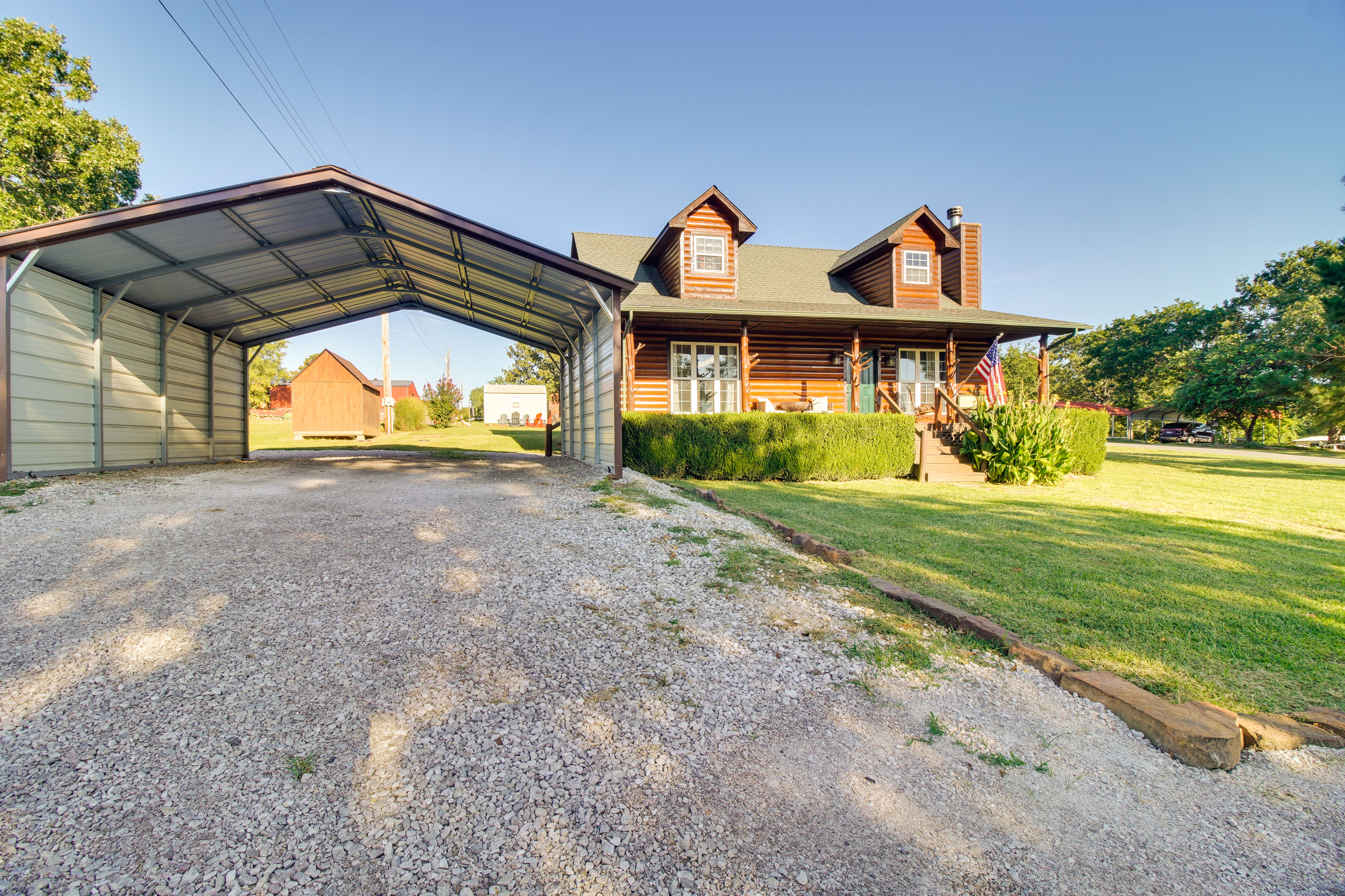 Property Image 1 - Incredible Log Home: 1 Mile From Lake Tenkiller