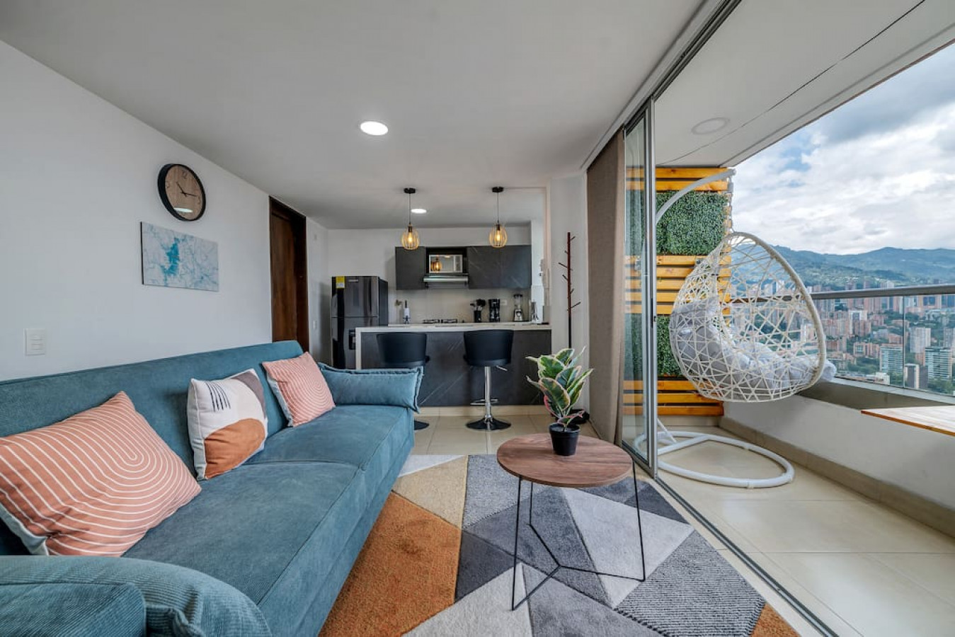 Property Image 1 - Apto de 2 habitaciones El Poblado con vista a la ciudad